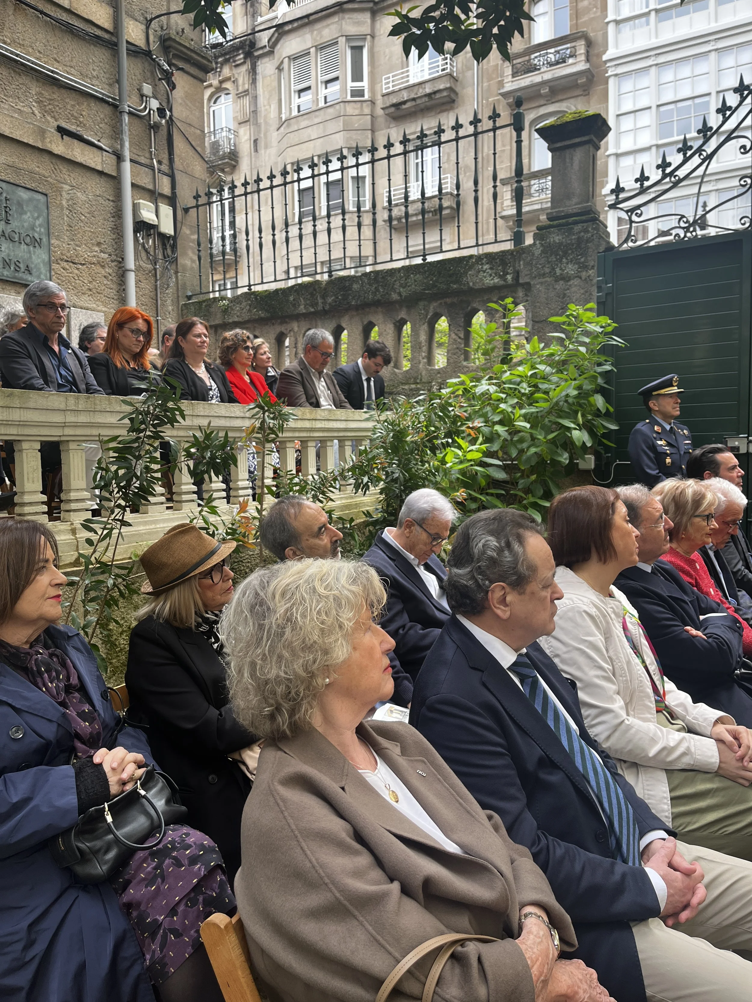 El CCVG y la Subdelegación de Defensa inauguran la exposición “Gulías. Su visión de ciudad”