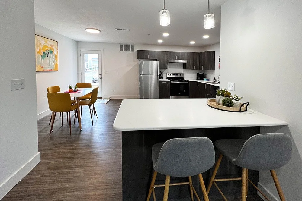 Premier-Property-Management-LibarySquare-Kitchen.jpg