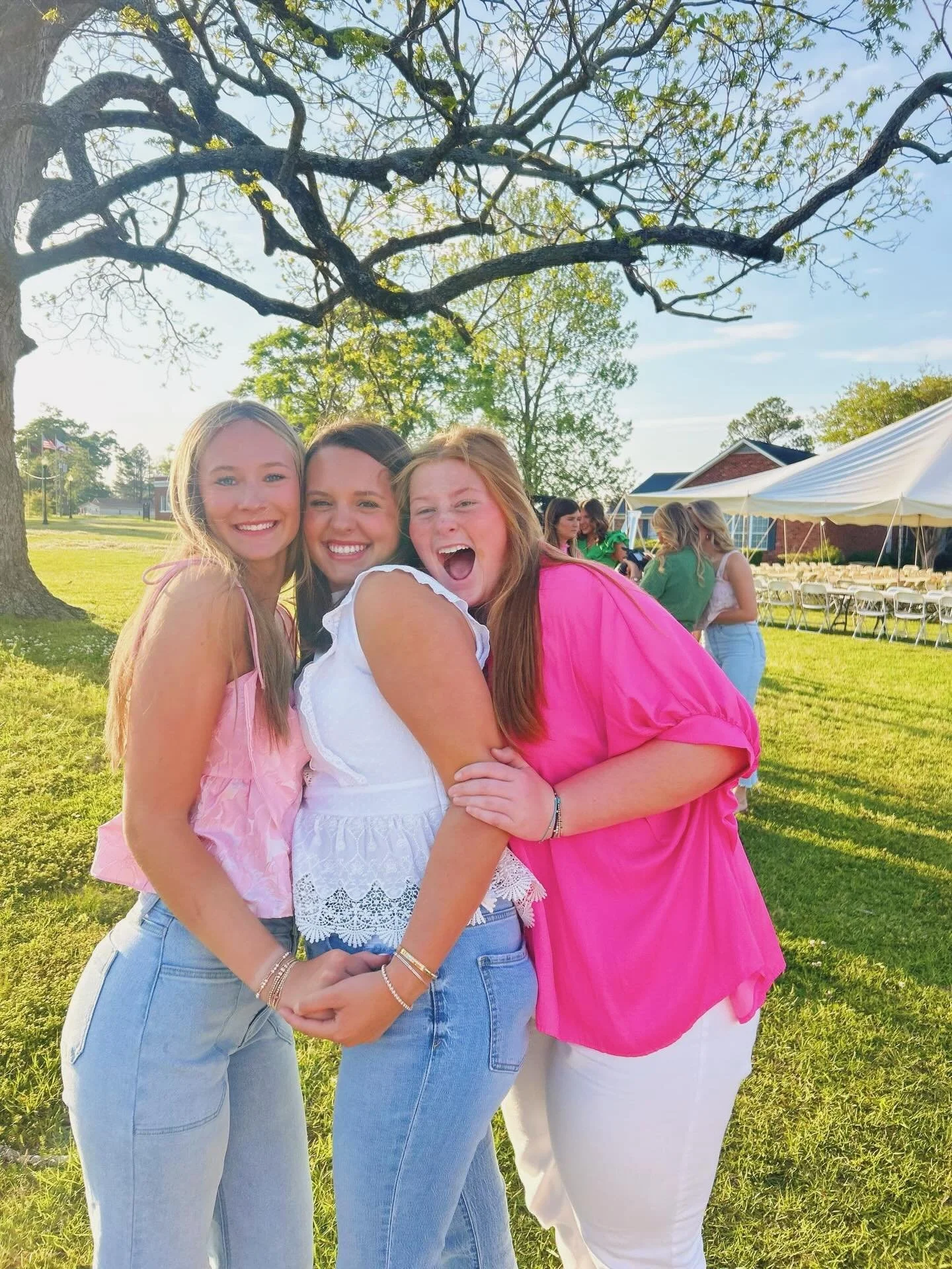 Hug what ya loveeeee&mdash; especially today!!!! Happy Valentine&rsquo;s Day💕💌🥰❣️ 

#TroyAlphaGam