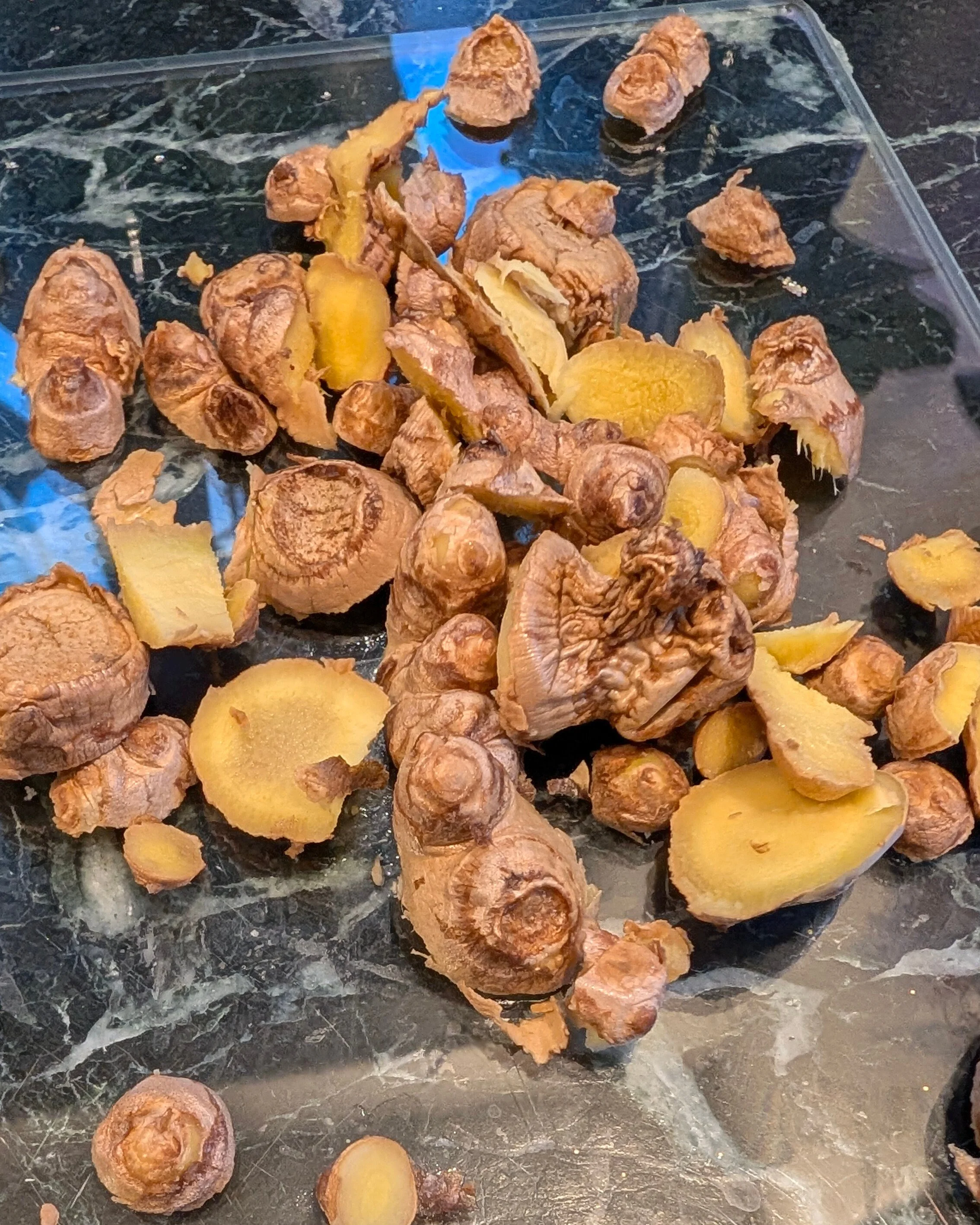 Here are my offcuts - really not much compared to how much ginger I managed to keep.  This would be a much bigger pile had I peeled everything