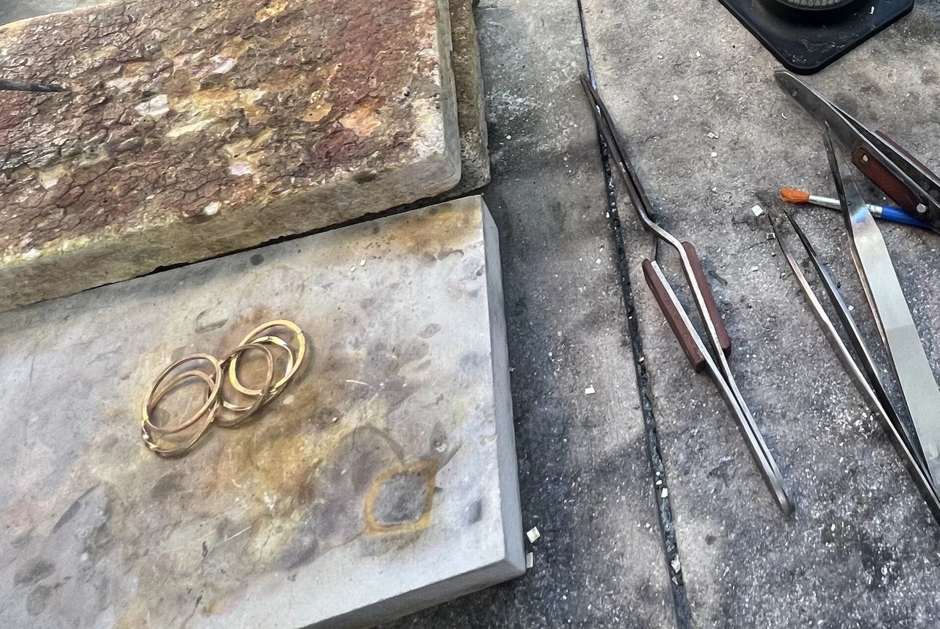 gold+rings+on+soldering+block+4.jpg