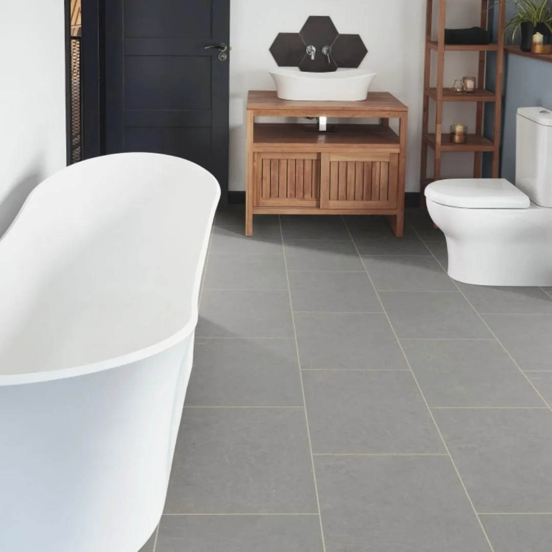 Meet Grey Castello Marble — where cool grey tones and subtle veining come together for effortless elegance. ❄️✨
Inspired by the famous “gris pulpis” marble from Valencia, Spain, this Korlok Select design brings a touch of European