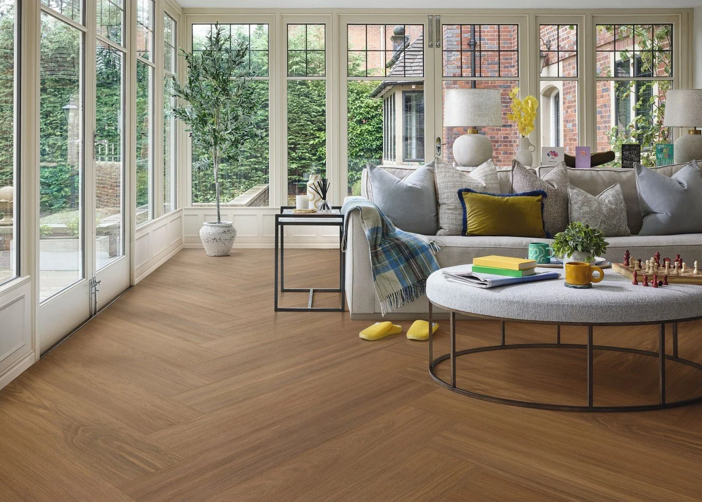 Karndean Designflooring Barolo Oak is inspired by prime-grade European white oak, bringing warmth to your space in 9&quot; x 48&quot; planks. Did you know prime-grade oak has no knots and little sapwood, minimizing color variation in the floor.Stop i