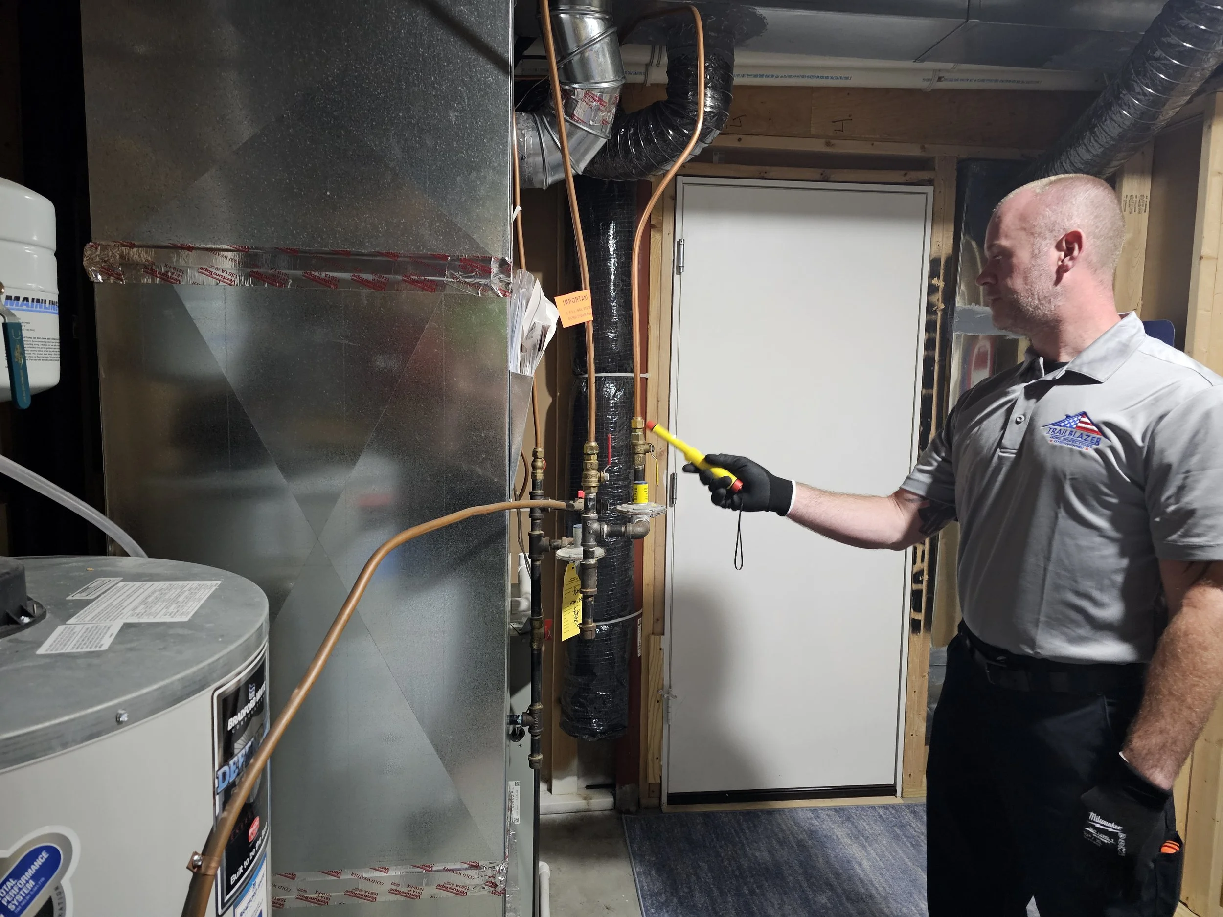 Trailblazer Home Inspector Checking Gas