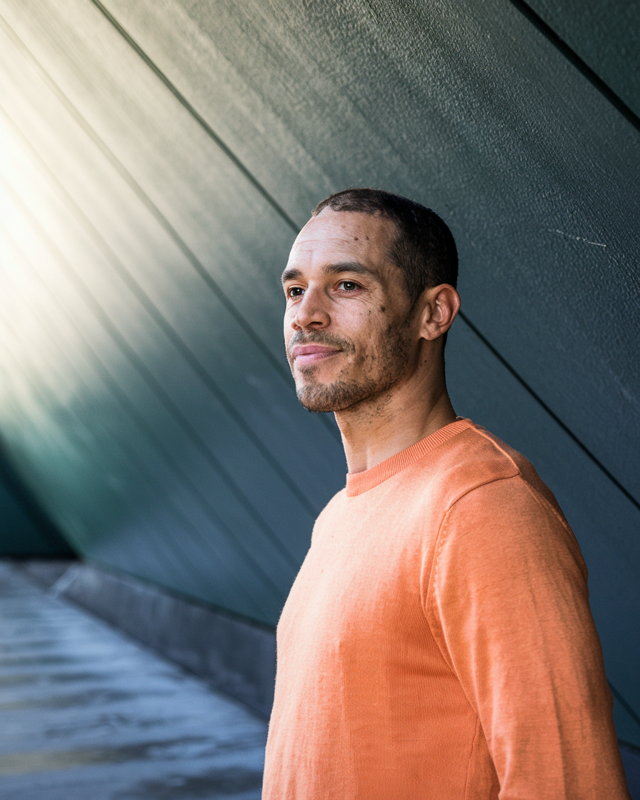 cinematic-professional-portrait-mid-dist_NkB_fD7USjWZVf6G-Agccg_jZyrVh4mRjGl7y3tt4q7tw.png