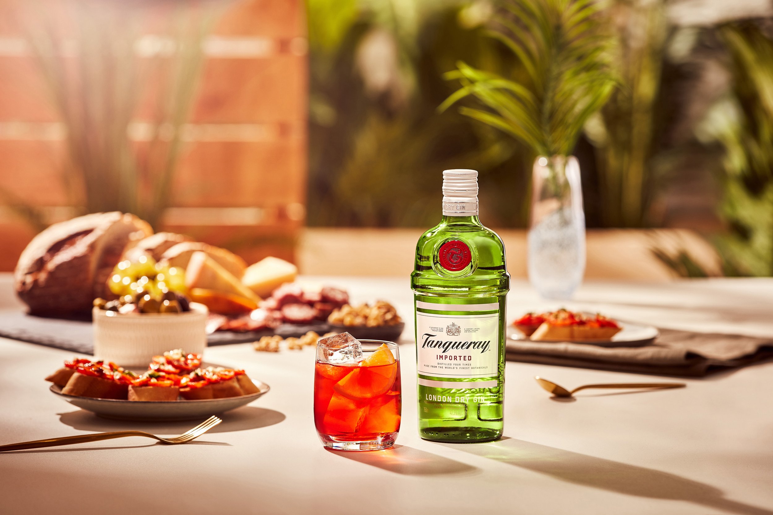 Patio-TanquerayKV-negroni.jpg