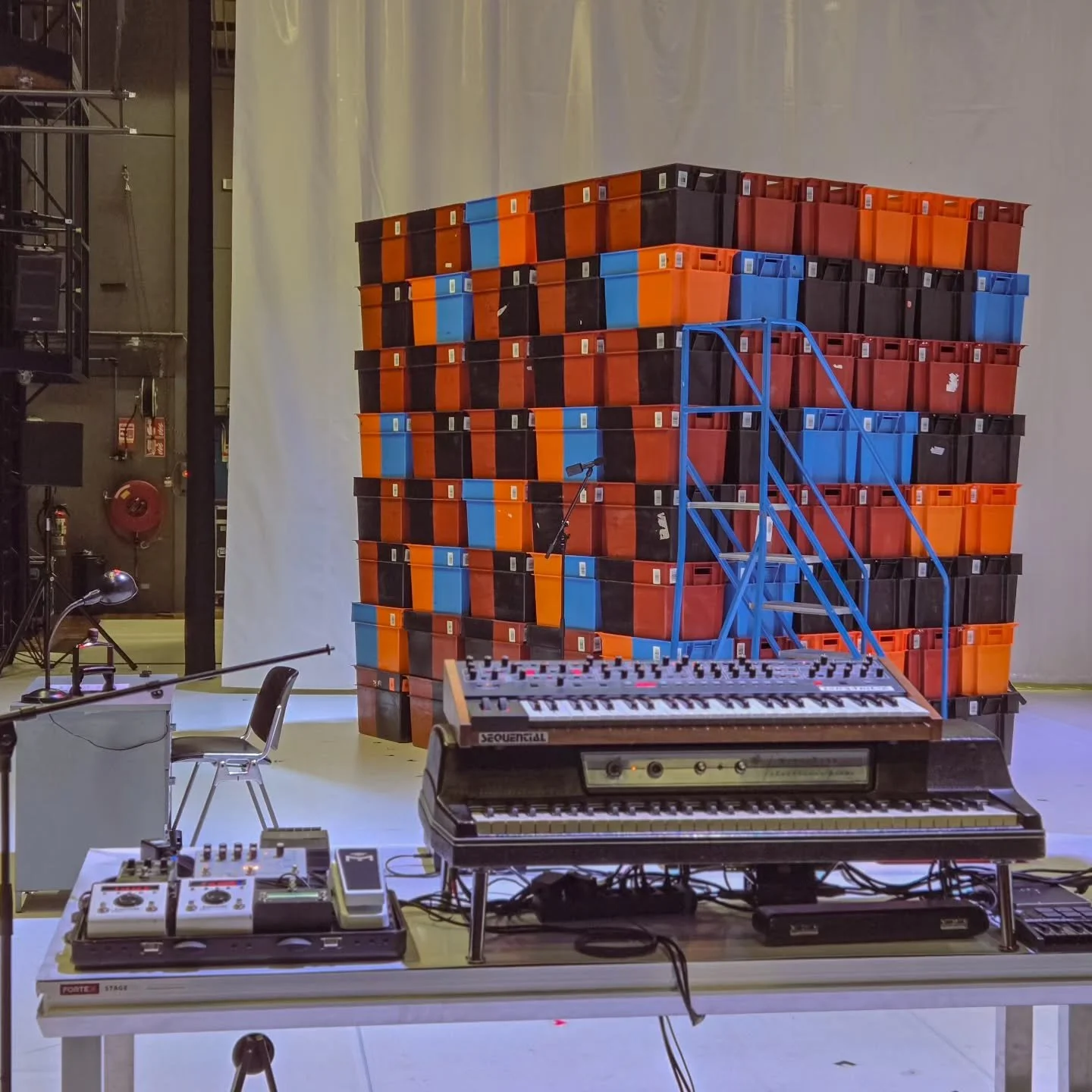 SHOW: All the Lonely People: an ode to forgotten lives in a musical mosaic

CLIENT: @ssbutrecht

PRODUCER: @silberseeopera

All the lonely people, based on the Volkskrant-series 'The Lonely Funeral' by author Joris van Casteren, is about people who d