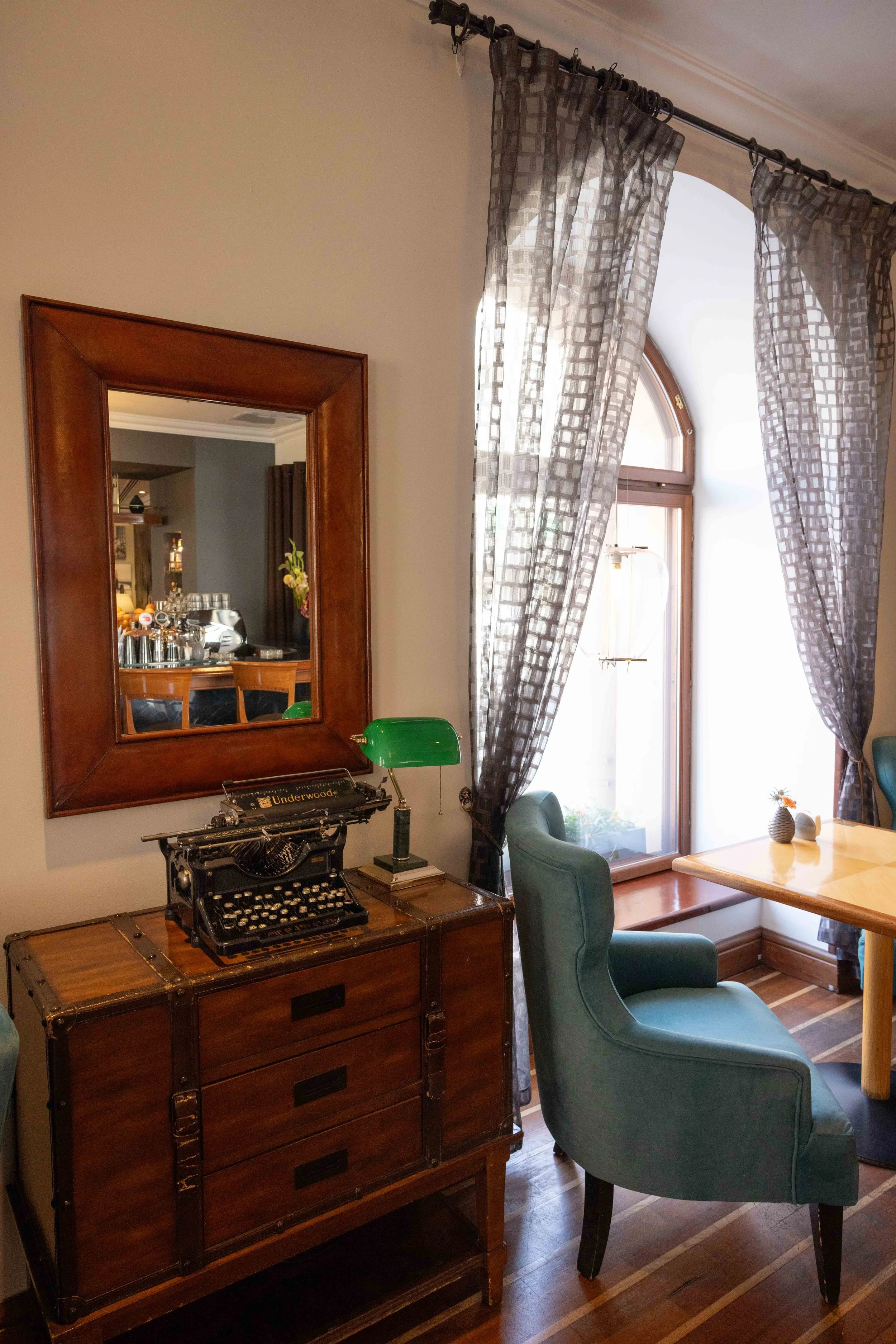 Second Bar Area
