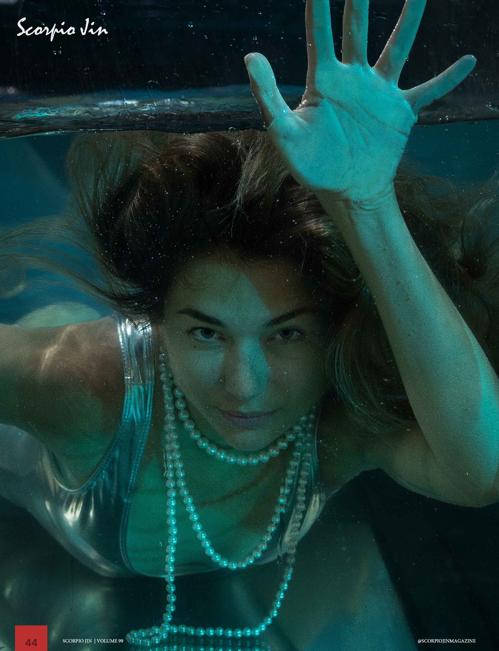 Creative aquarium studio photoshoot blending fashion, texture, and light by NYC photographer Anna Meshcheri