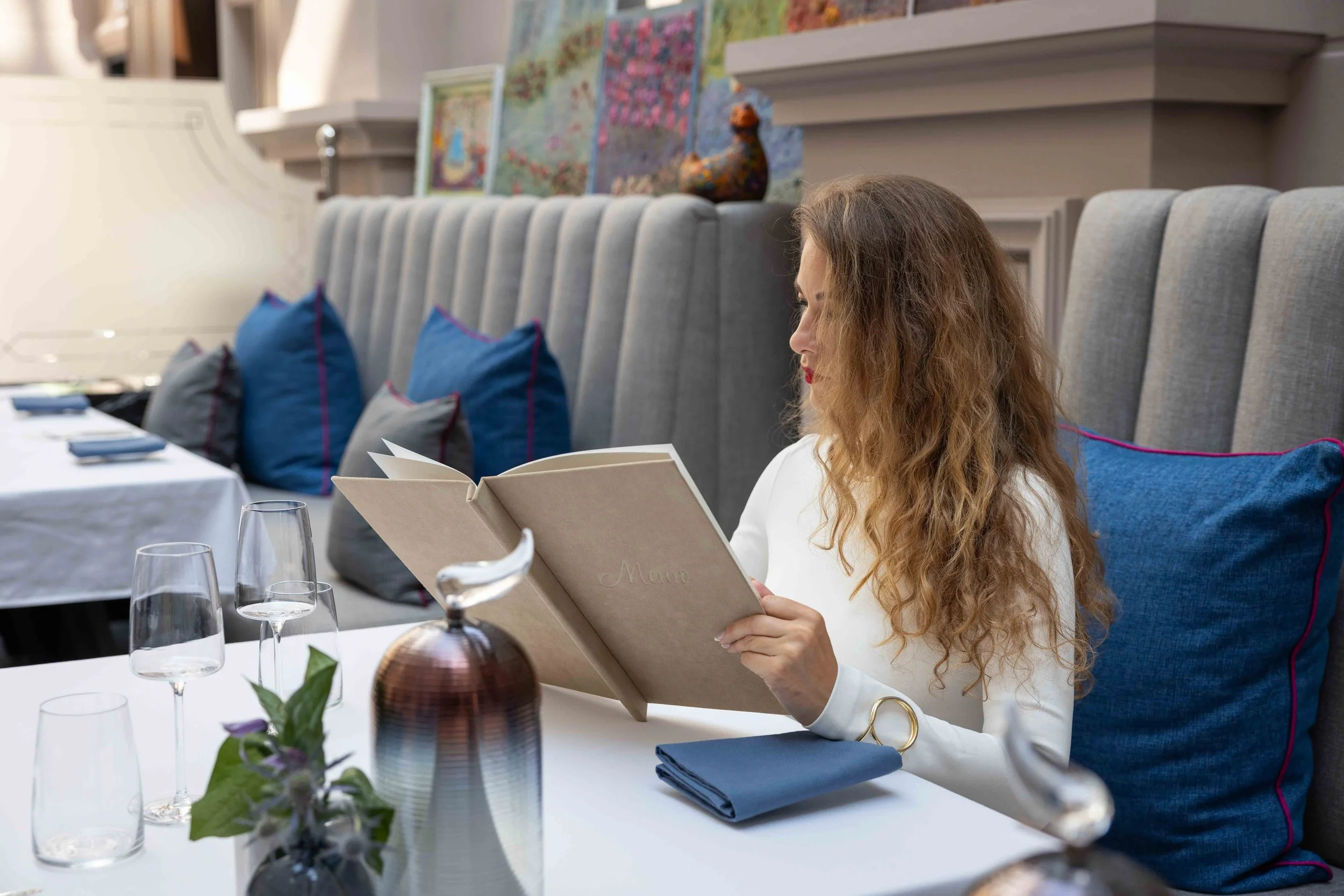 Hospitality & Hotel Lifestyle Photography by Anna Meshcheri.
Capturing authentic guest experiences and elegant interiors to help hotels tell their story and connect with travelers.