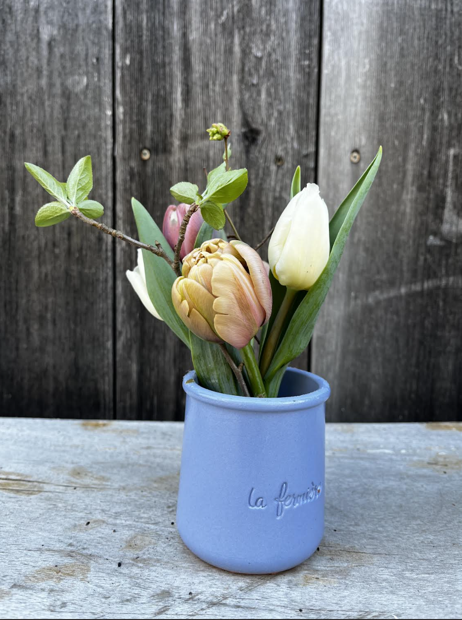 sink bouquet tulip in blue.png