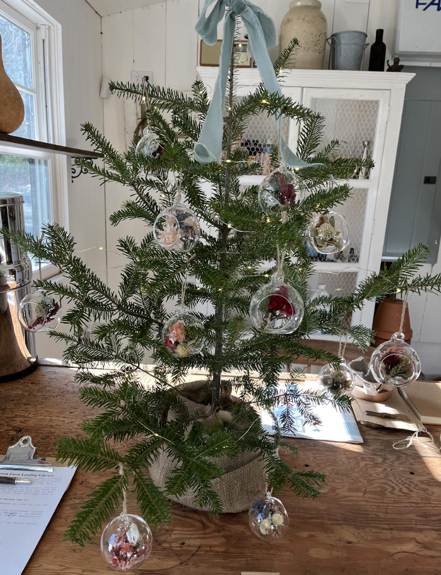 ornament tree.png