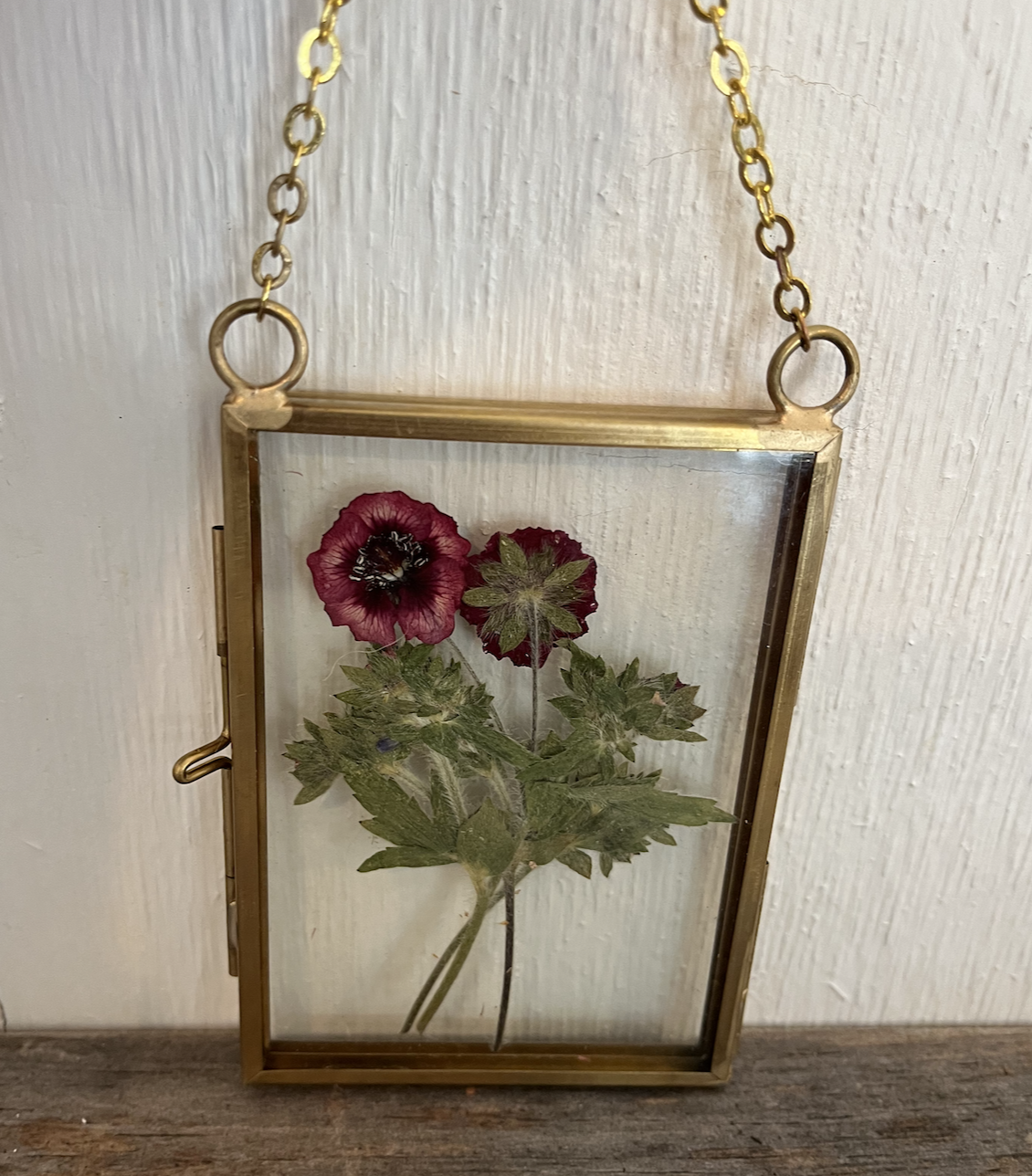 Gold Frame Ornament 3-cinquefoil.png