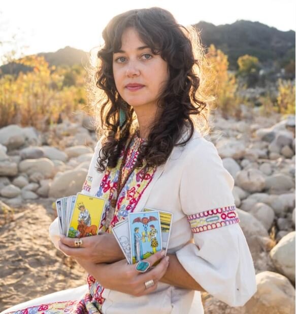 Mary: Clairvoyant &amp; Tarot (Copy)