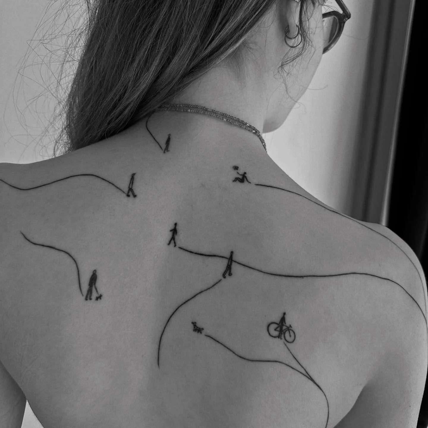 Healed back concept 🖤 I had so much fun doing this project, thank you so much for your trust and sharing your creative ideas ✨

#backconcept #tattoohamburg #backtattoo #r&uuml;ckentattoo #finelinestattoo #finelinestattoohamburg #tattooartist #tattoo