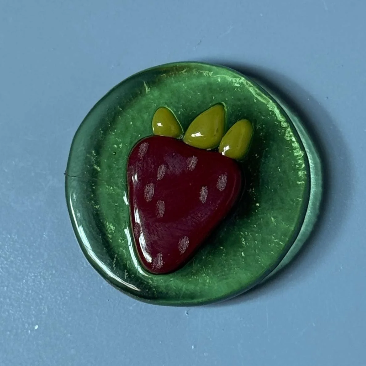 drkredstrawbgreenbckg.jpg