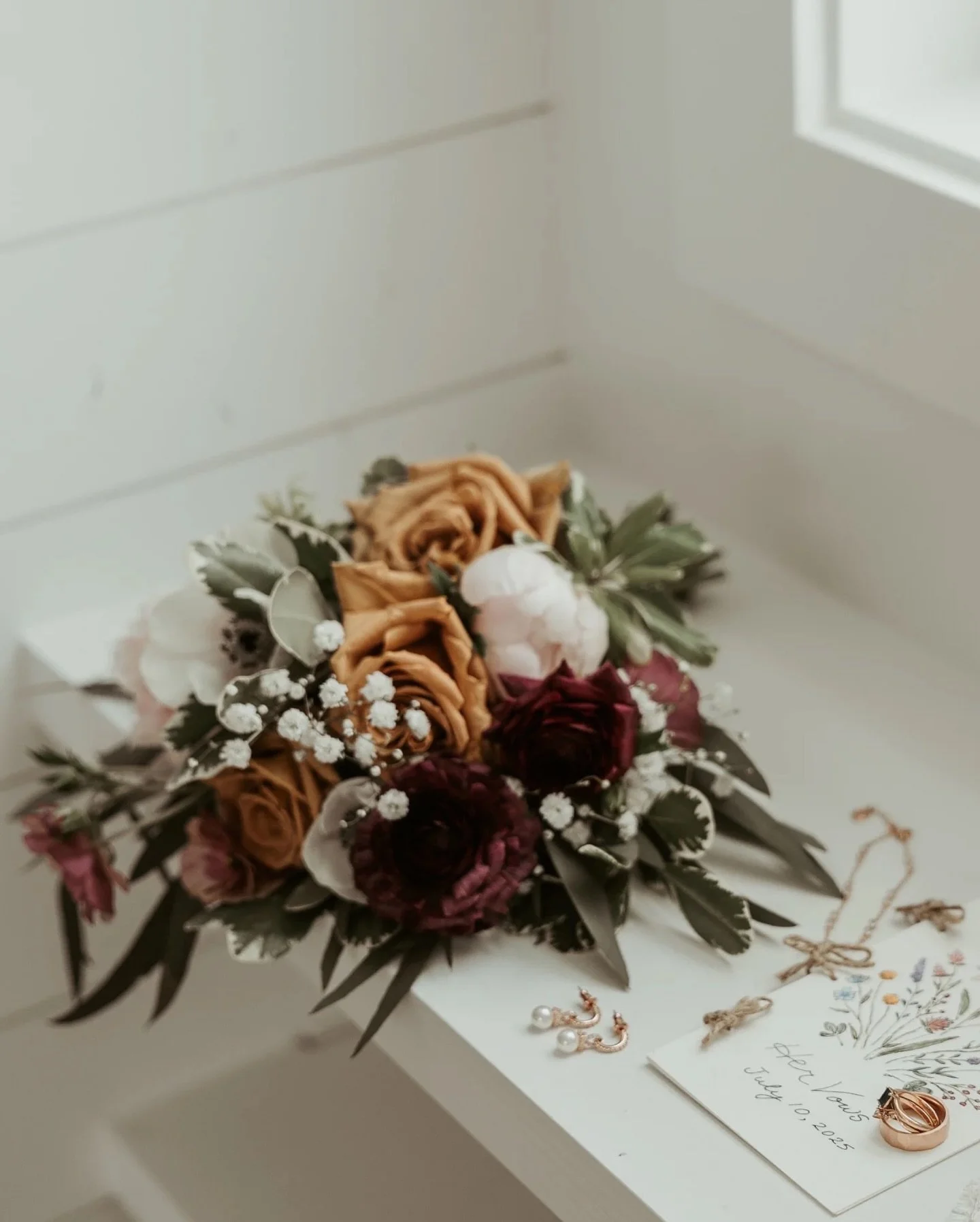 We are so excited to share these gorgeous blooms captured by the incredibly talented @catherinealycsa.photo ✨

Swipe through it to see how love and florals make the perfect pair 🤍

#bloom #bloomandvow #bloomwhereyouareplanted #weddingfloral #florald