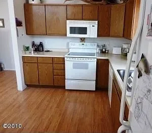 before-kitchen-remodel-lakeside-montana.jpg