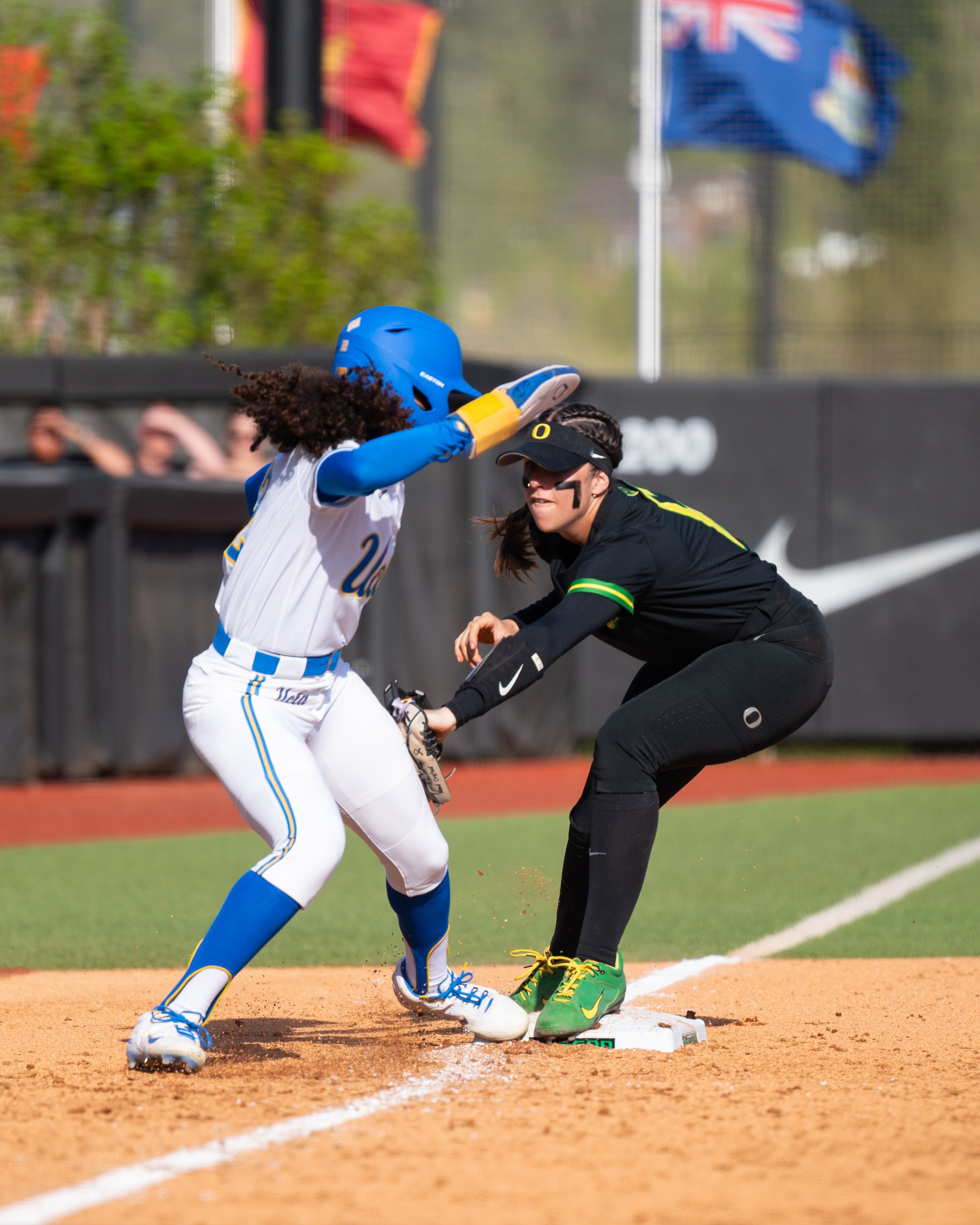 KHT_uosoftball_ucla_041925_i5_15.jpg