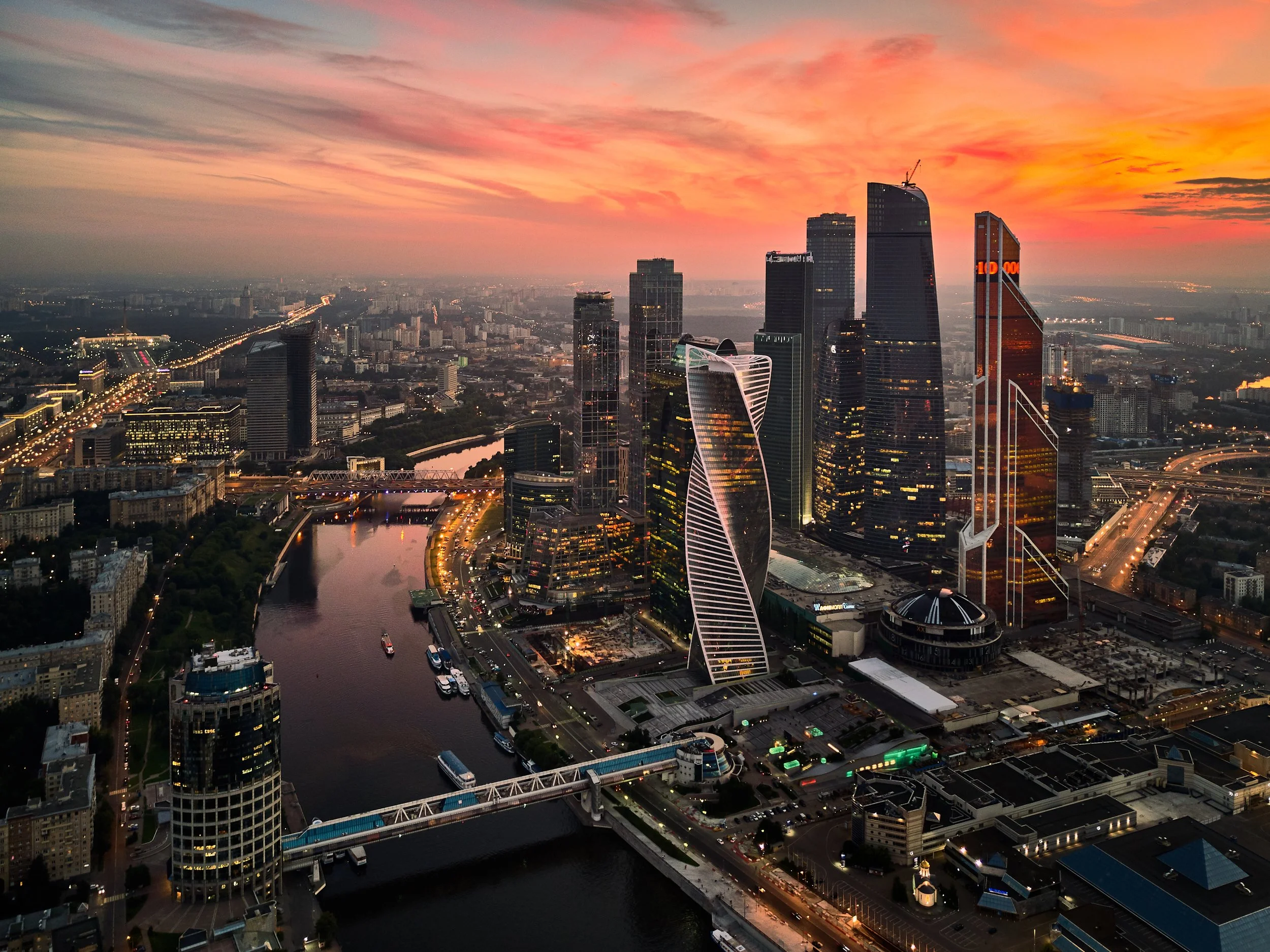 Loyal Moscow, Restless Russia