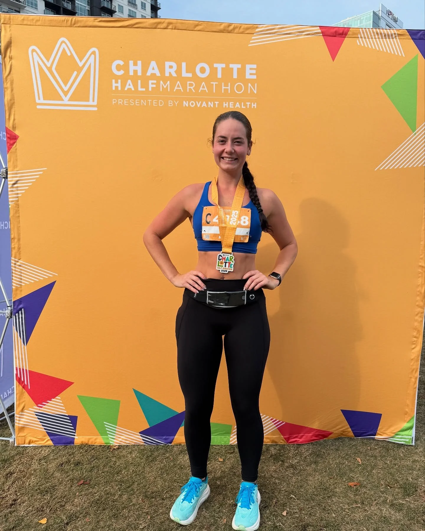 First half marathon = DONE. 💪🏻
From not running at all in January &rarr; to picking it up in March &rarr; to training hard these last 3 months.
I&rsquo;m proud. I&rsquo;m excited. And I&rsquo;m just getting started. 😼

Huge shoutout to @olayjames 