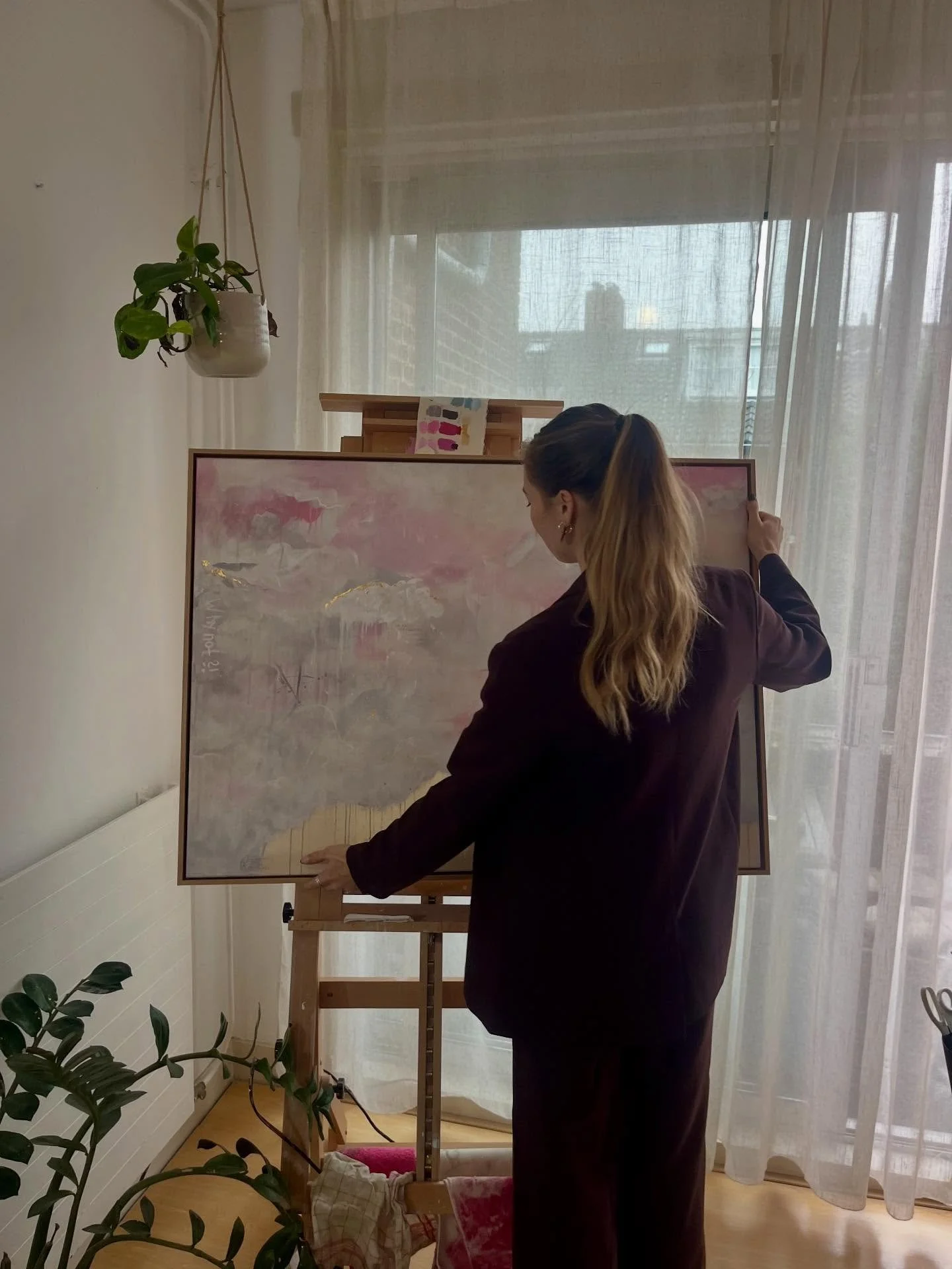 Here it is, the latest commission I&rsquo;ve been working on over the past few weeks! ✨
Commissioned pieces are still a big challenge for me, because suddenly I&rsquo;m not creating just for myself anymore, but trying to bring someone else&rsquo;s wi