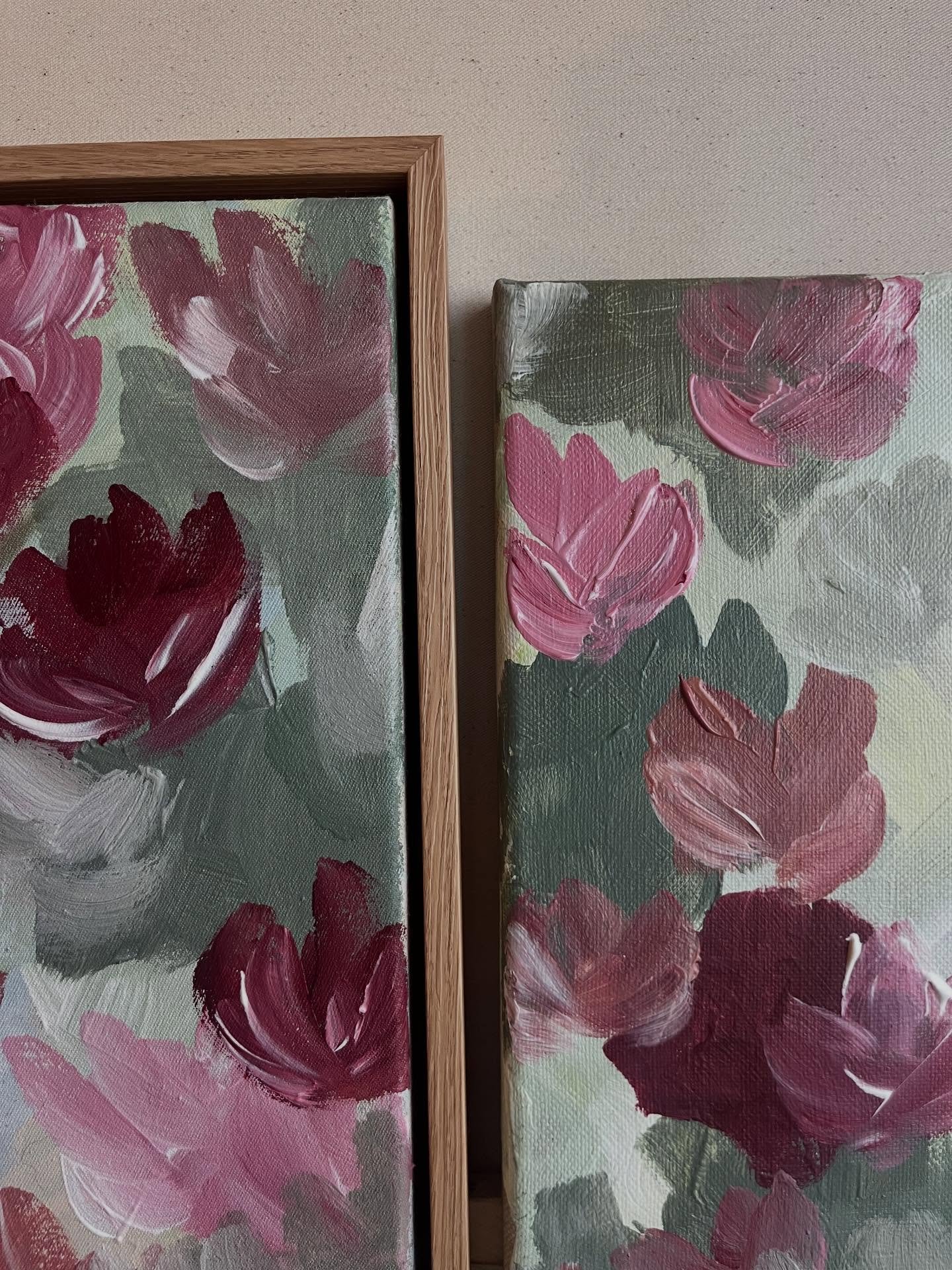 My best ideas usually come when I&rsquo;m actually supposed to be doing something else. Like in this case, preparing Friendsmas for tonight. 🎄✨But I had to quickly grab a brush anyway, and I think I&rsquo;ve just created a new wildflower meadow on t