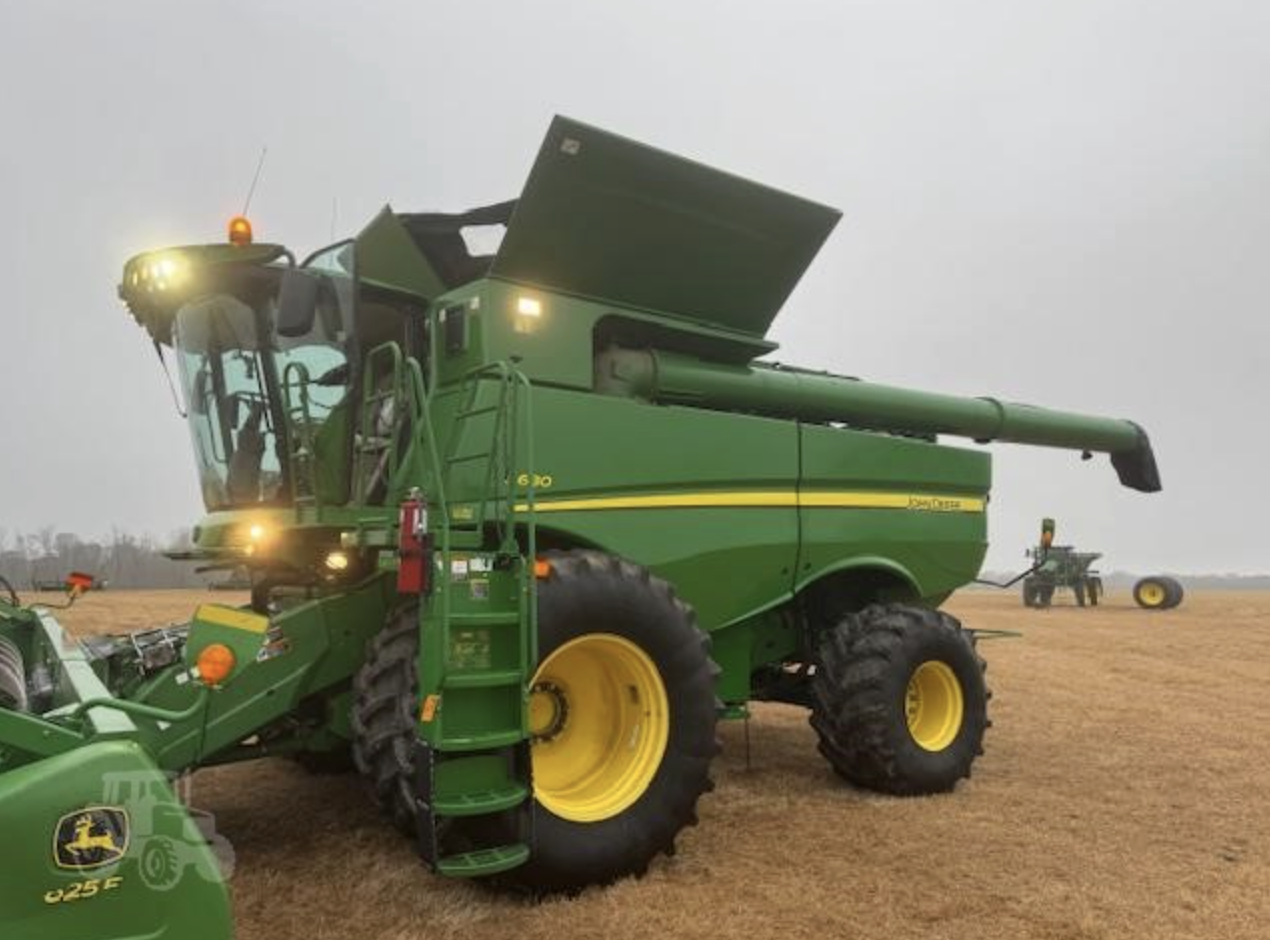 Cosechadora John Deere S680 2014, 2015 JOHN DEERE 640FD, 2026 UNVERFERTH AWS42  para draper todo puesto en el puerto de Zarate