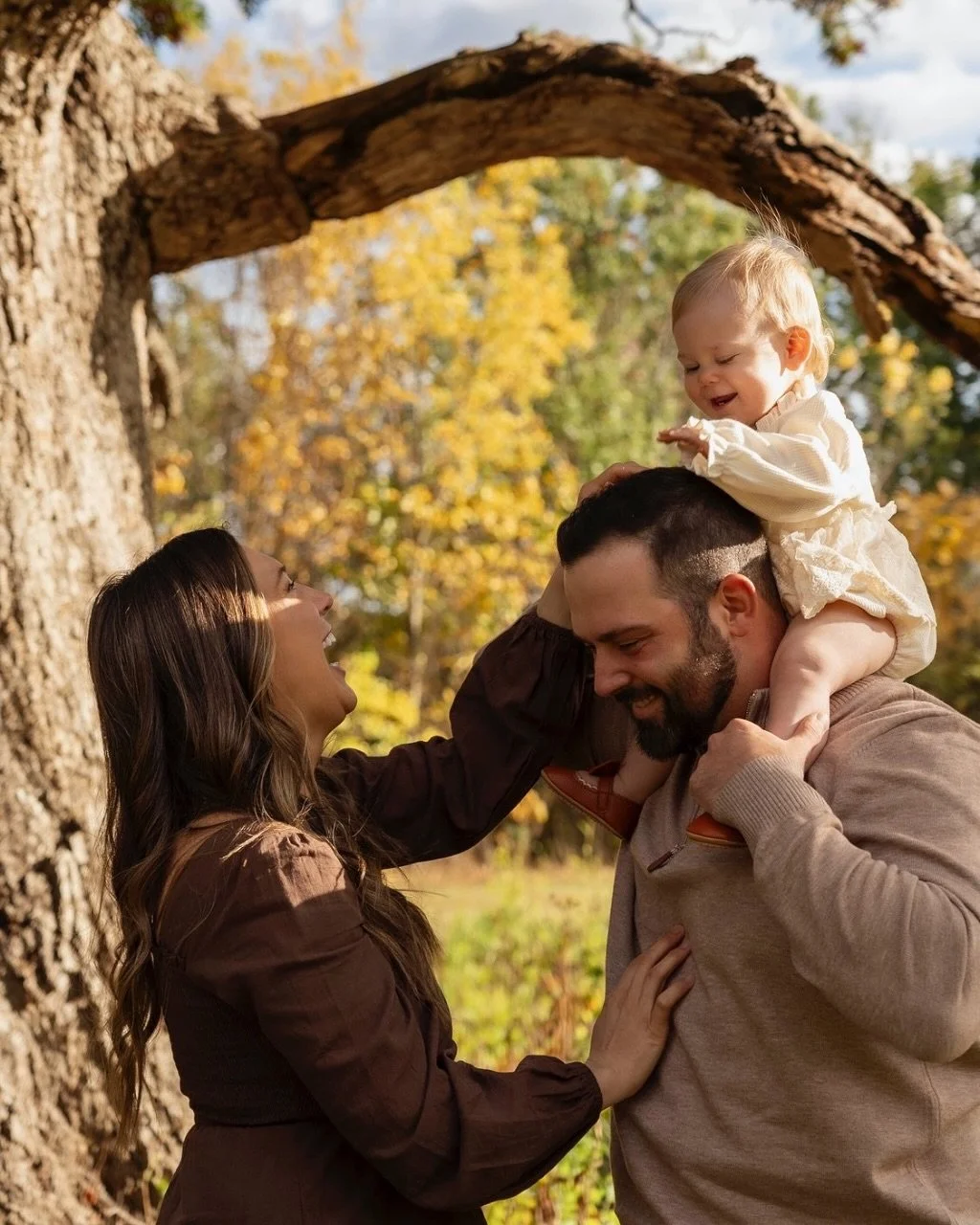 The sweetest family moments. I had the joy of capturing the Puccini family’s very first photo shoot this weekend with their beautiful daughter Isabella. It was so special meeting them and documenting the start of their family photo memories.
I