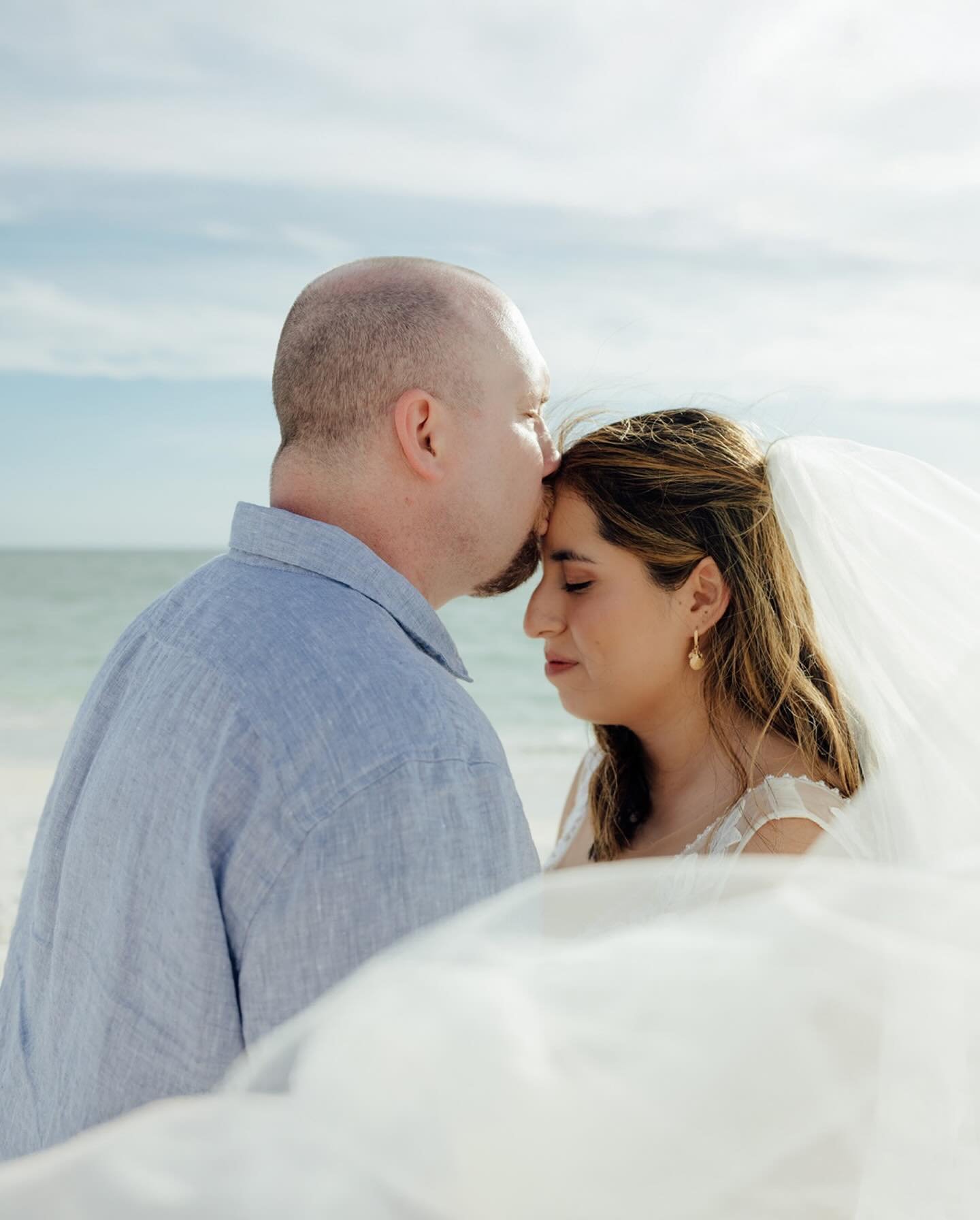MR + MRS GRANT

these two + their private island celebration was so so so special. 🤍🌊🥂

officiant: @lhegendaryweddings
reception: @angelinasbonita