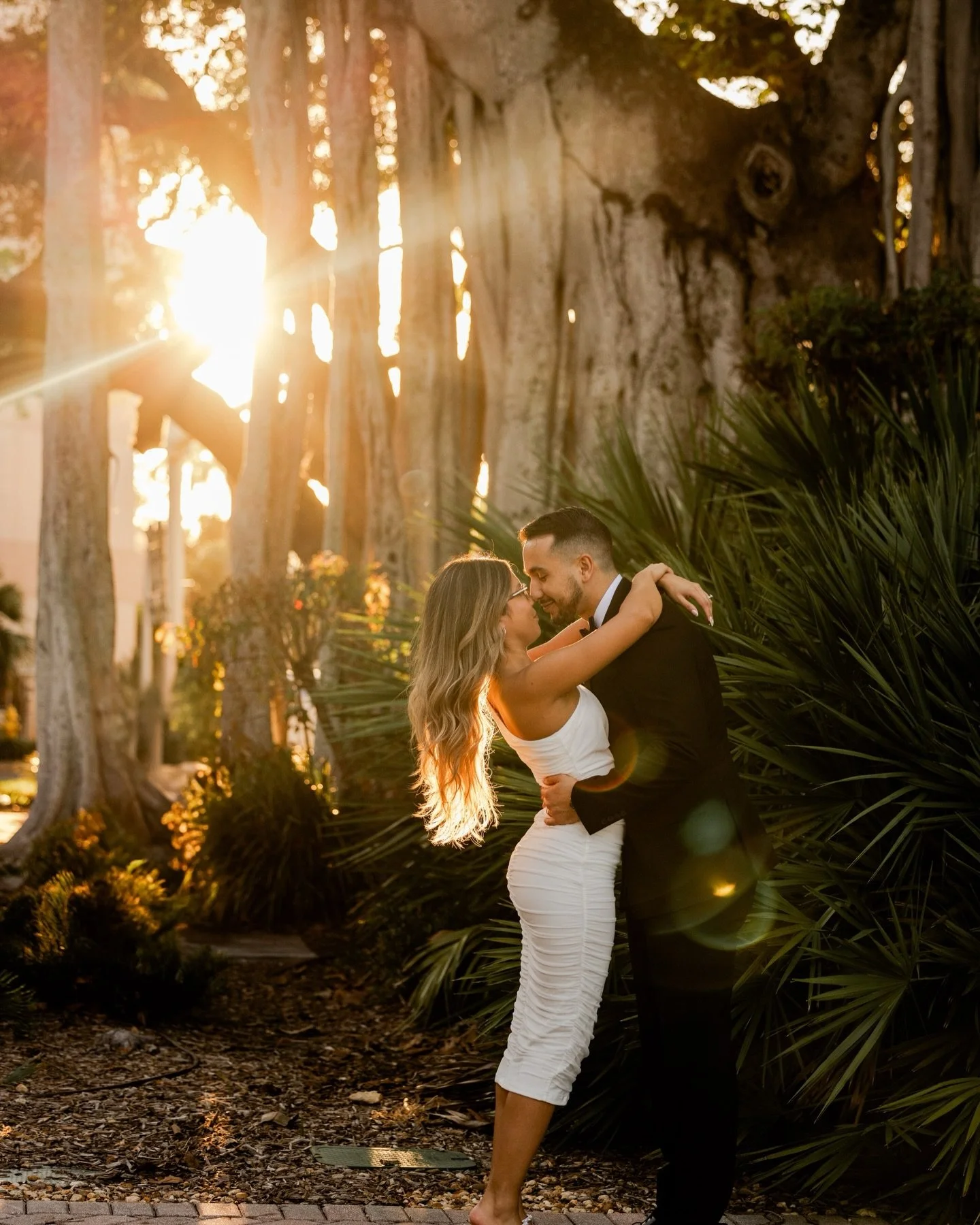 i'm jealous of the morning sun
who gets to be the first to see you

or the coffee cup
who gets to kiss your sleepy lips awake