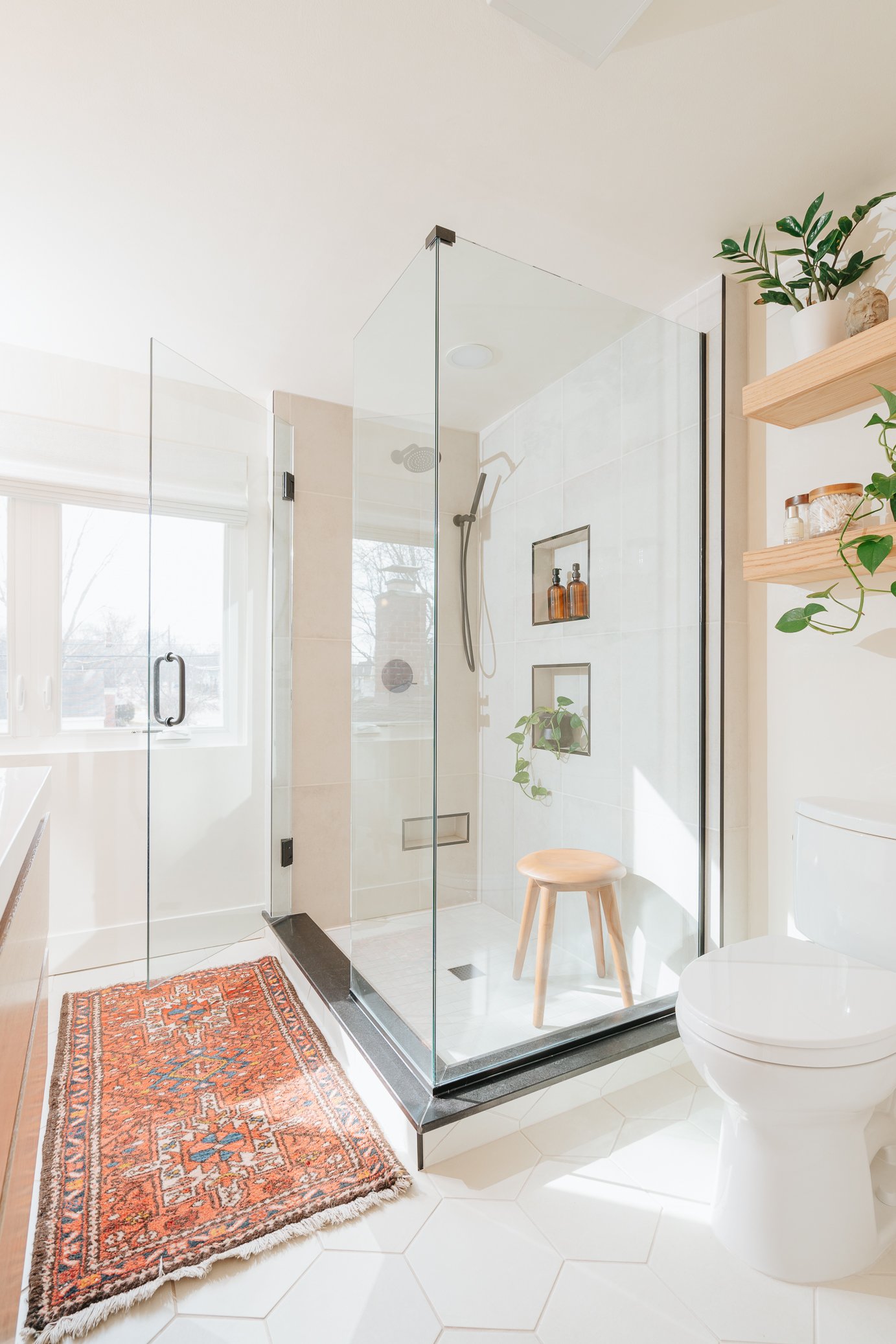 8 TIPS FOR THE PERFECT BATHROOM DECOR
