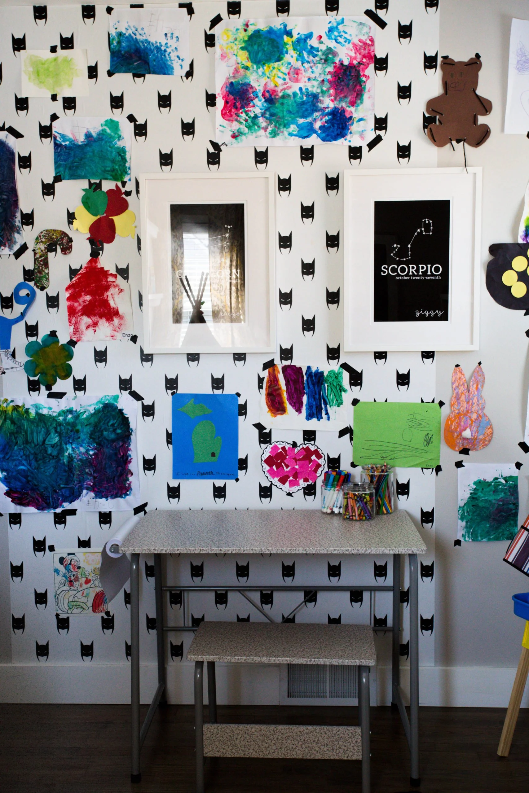 A SIMPLE AND CREATIVE WAY TO DISPLAY KID ARTWORK