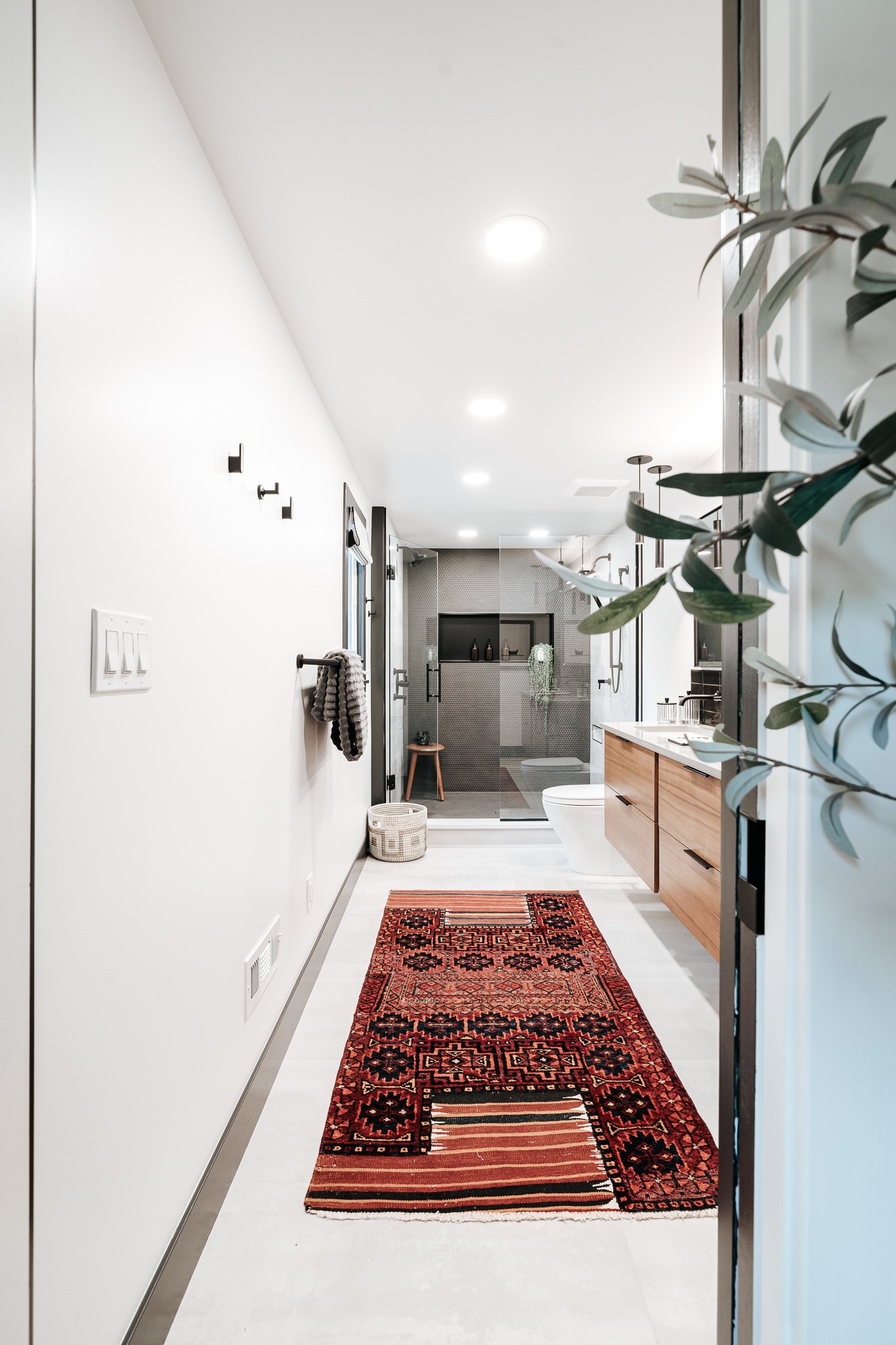 MODERN MASTER BATHROOM REMODEL // GLENGROVE + HAMILTON PROJECT