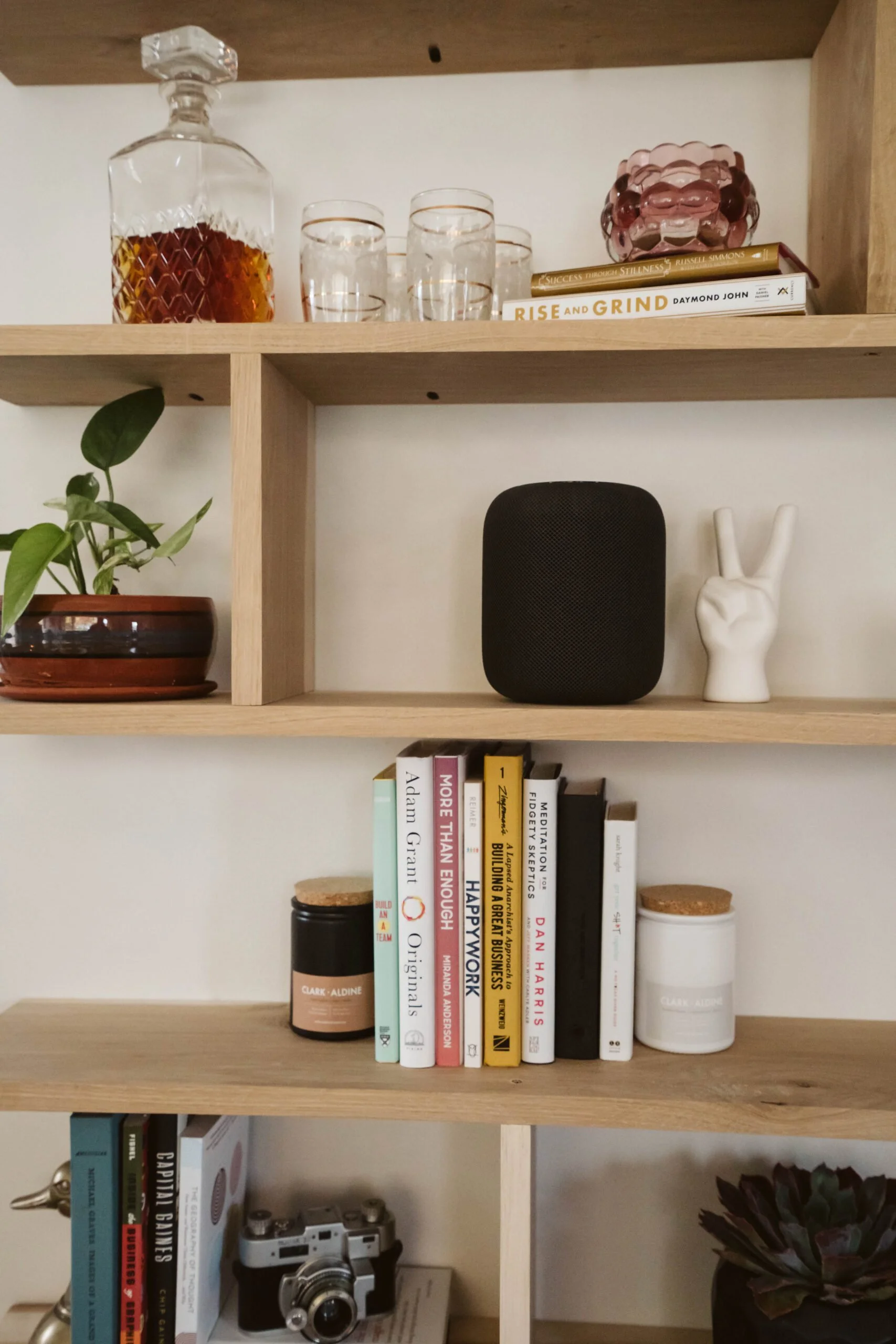 HOW TO BUILD MID CENTURY FLOATING SHELVES