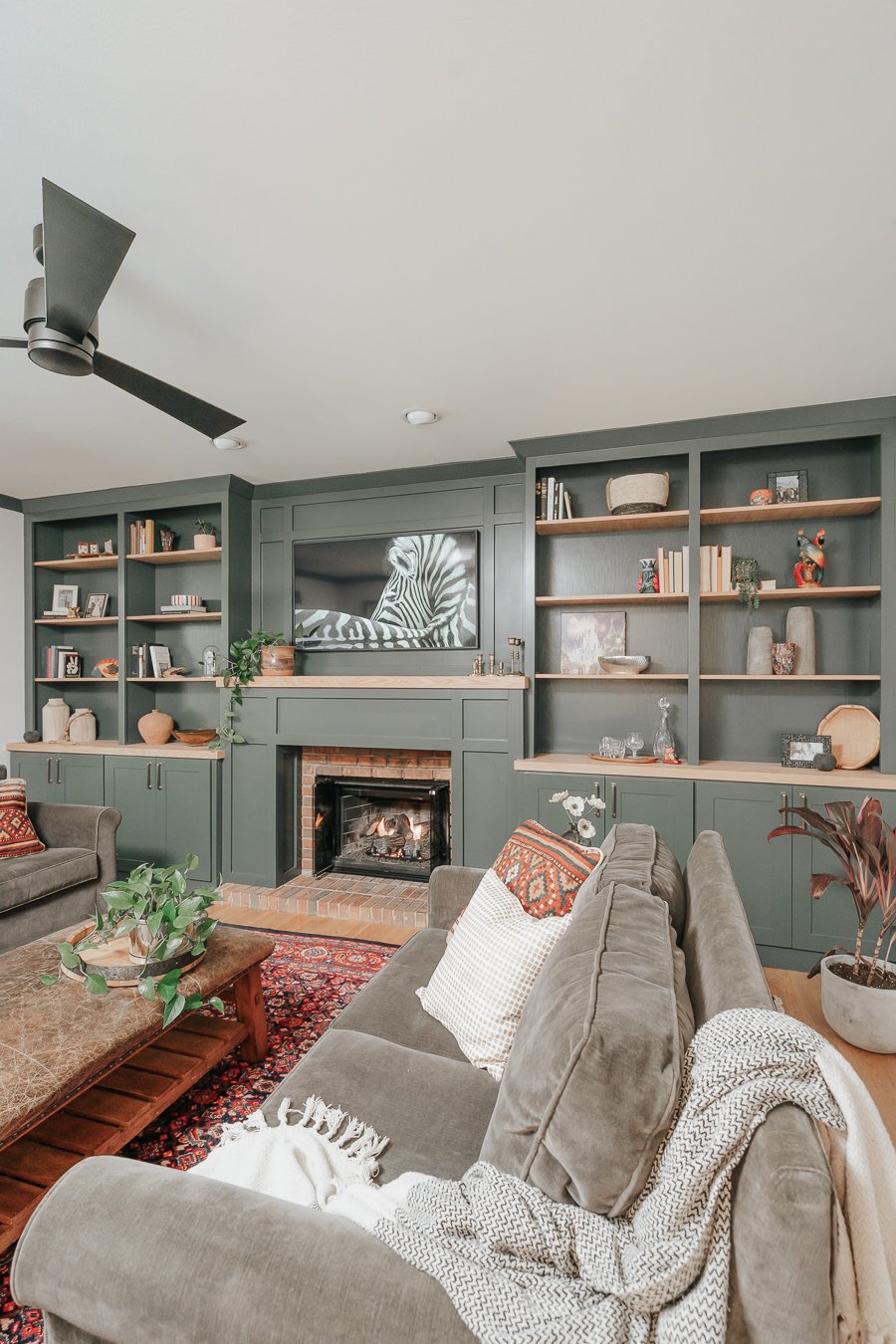 HOW TO STYLE A BUILT-IN