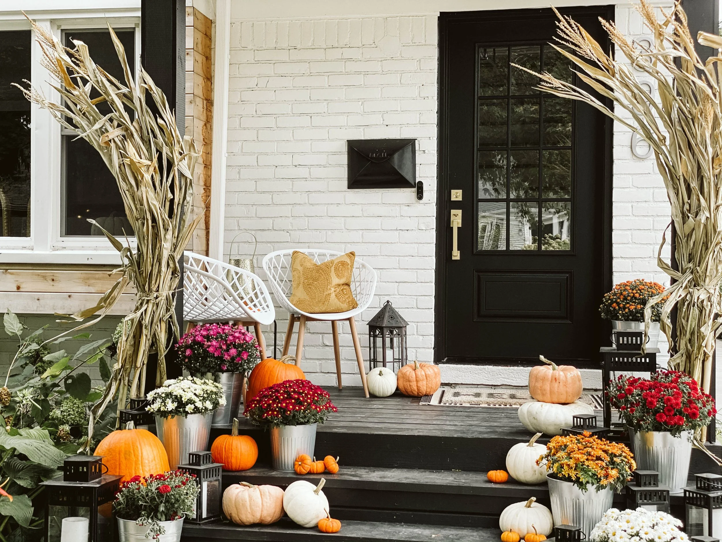 HOW TO TRANSITION YOUR FALL FRONT PORCH