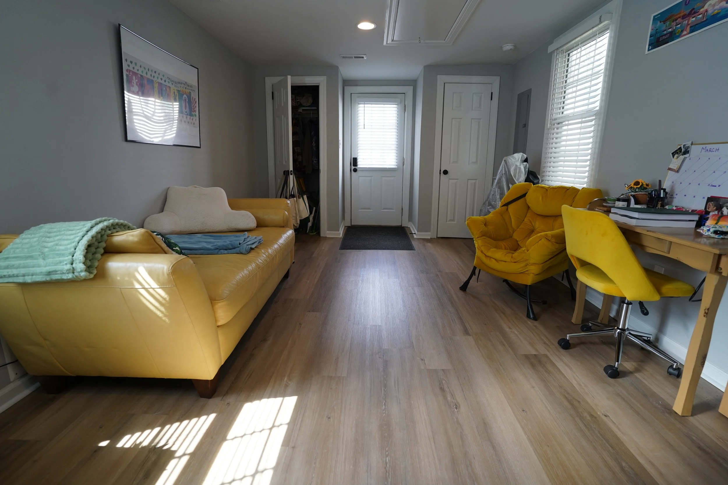 living-room-3.JPG