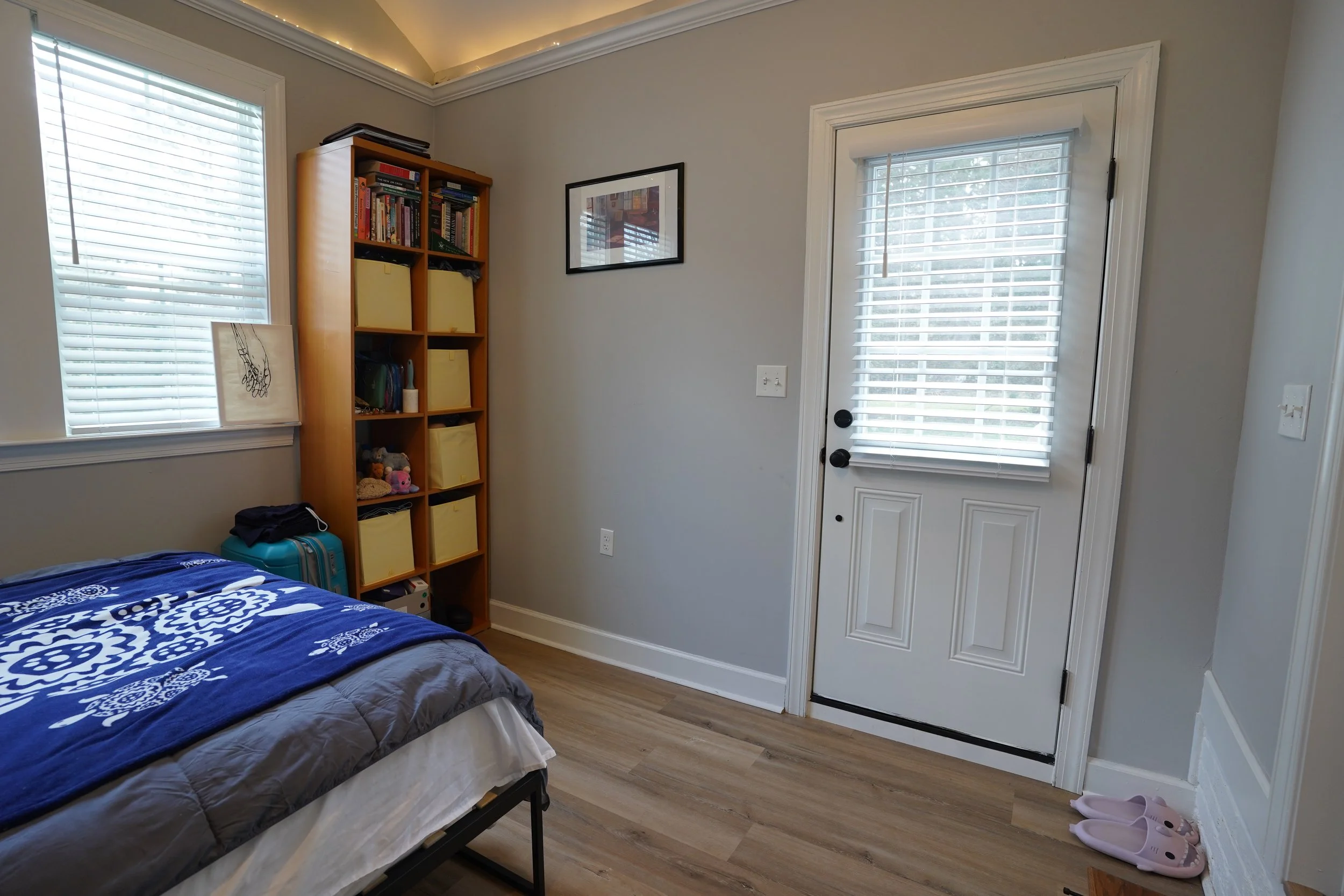 bedroom-2.JPG