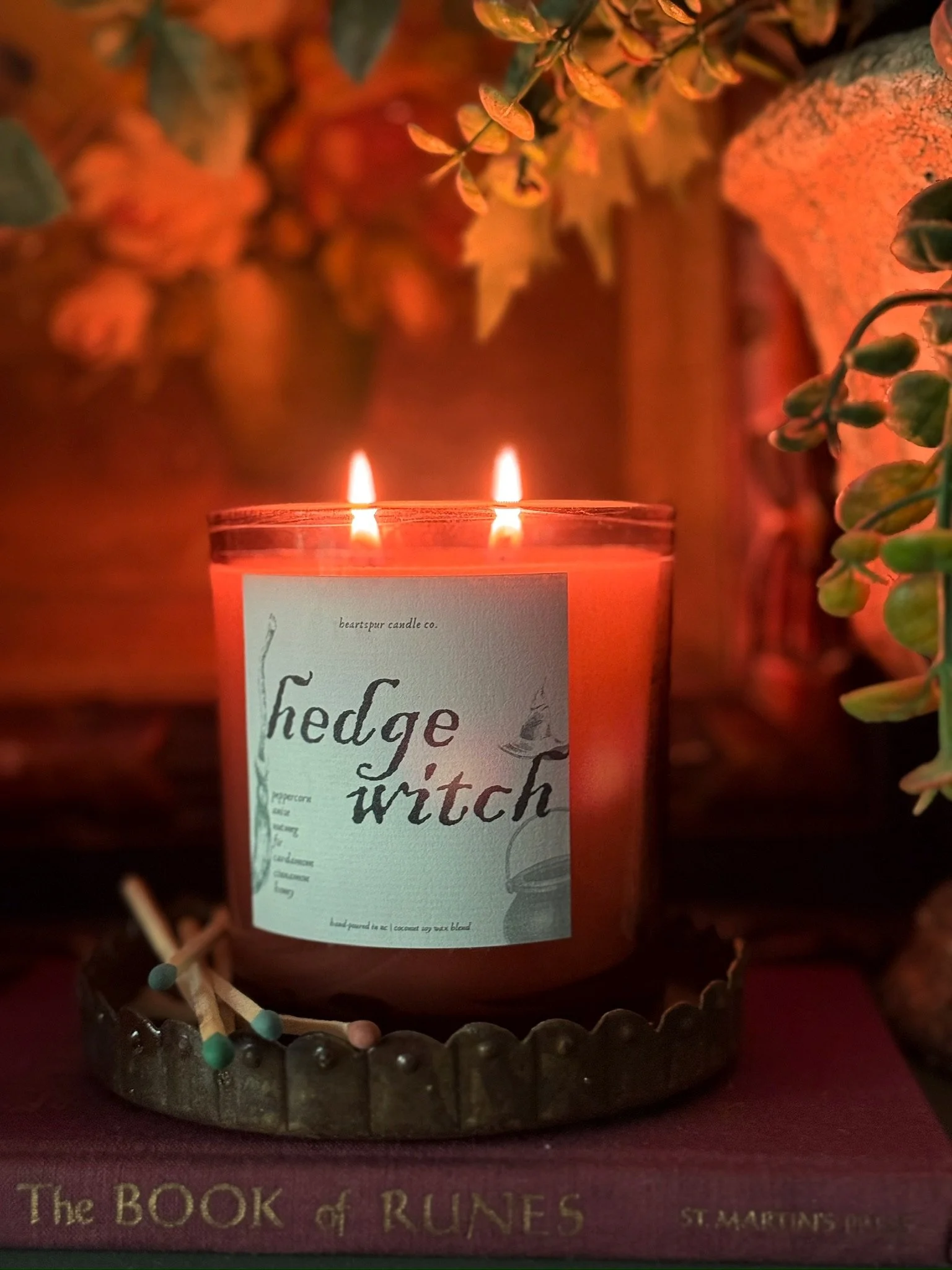 hedge witch 12 oz candle