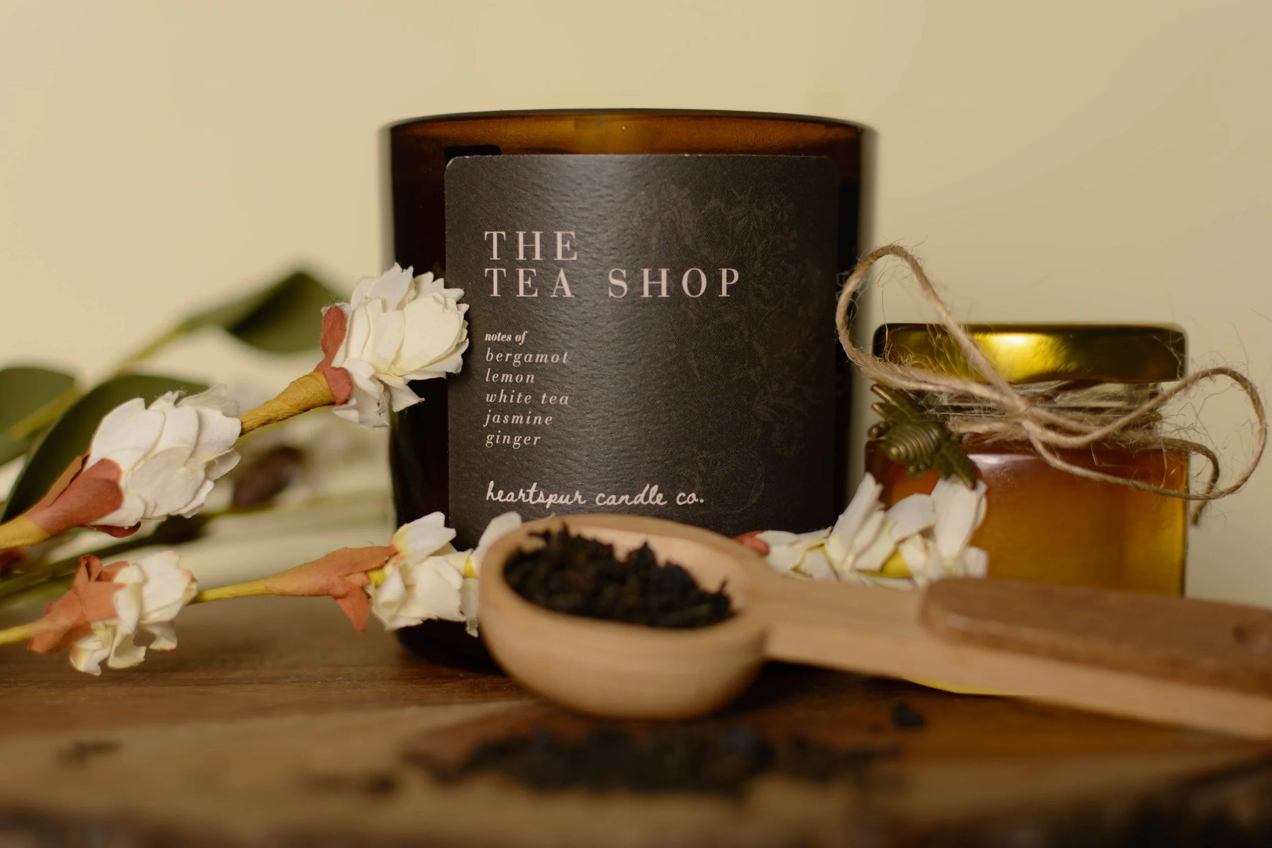 the tea shop 7 oz candle