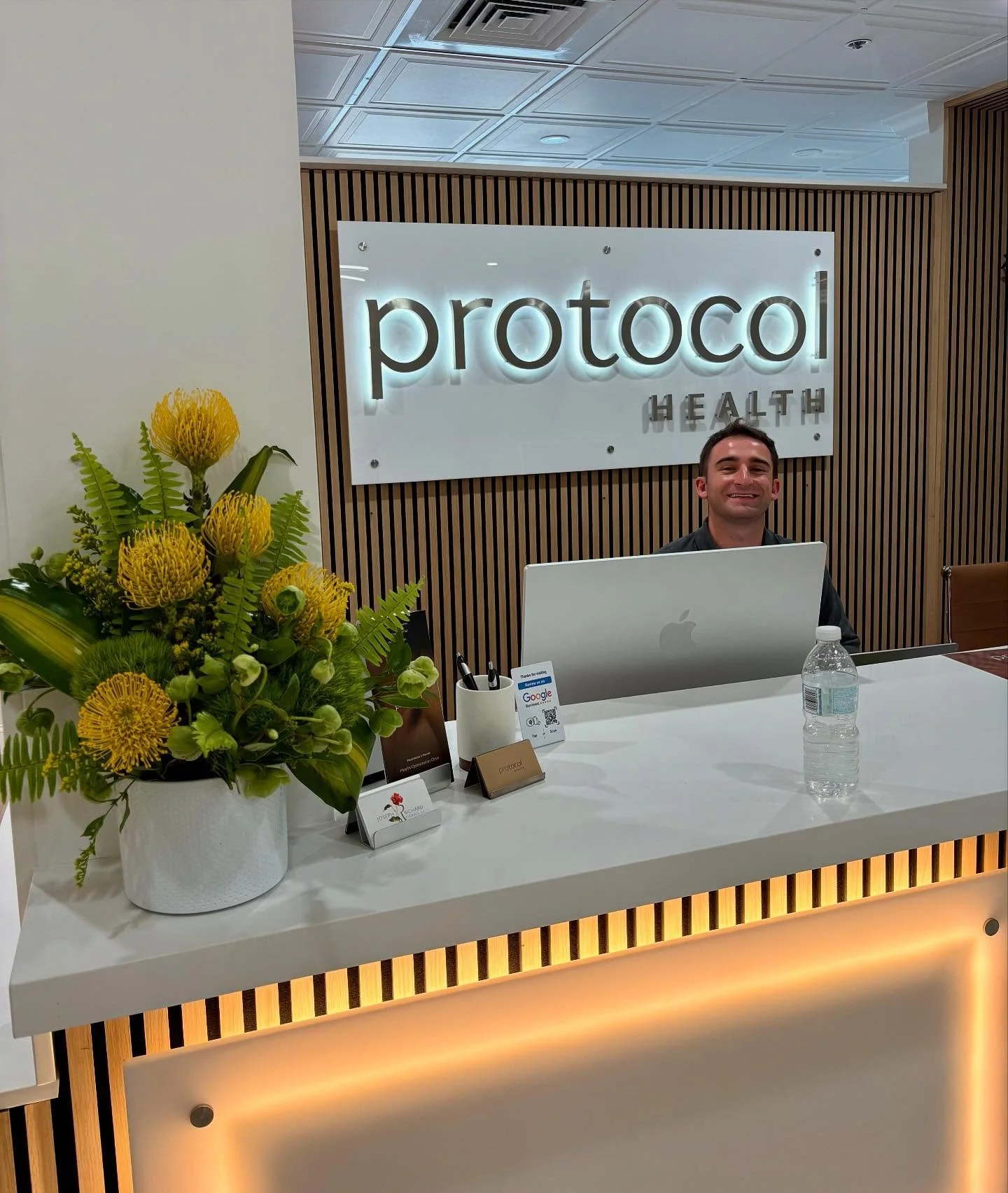 We believe wellness is more than just physical! It&rsquo;s emotional, mental, and even environmental. That&rsquo;s why at @protocolhealthmd they surround themselves with beauty and balance, like these fresh blooms at their front desk. 🌸✨

Flowers ha