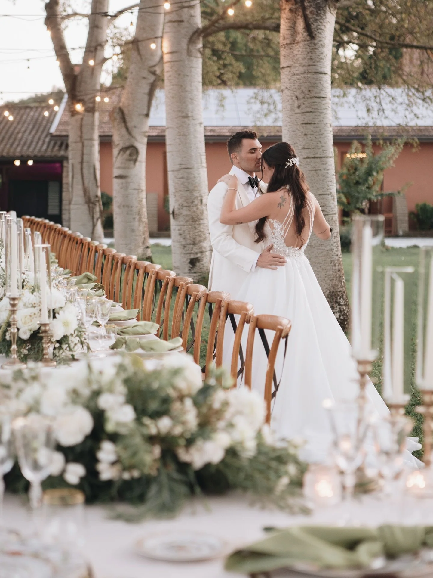 Congrats to Giulia &amp; Matthew 🤍
Tuscany, September 12 2025 #italianwedding #tuscanywedding #weddingday #weddingflowers #weddingday