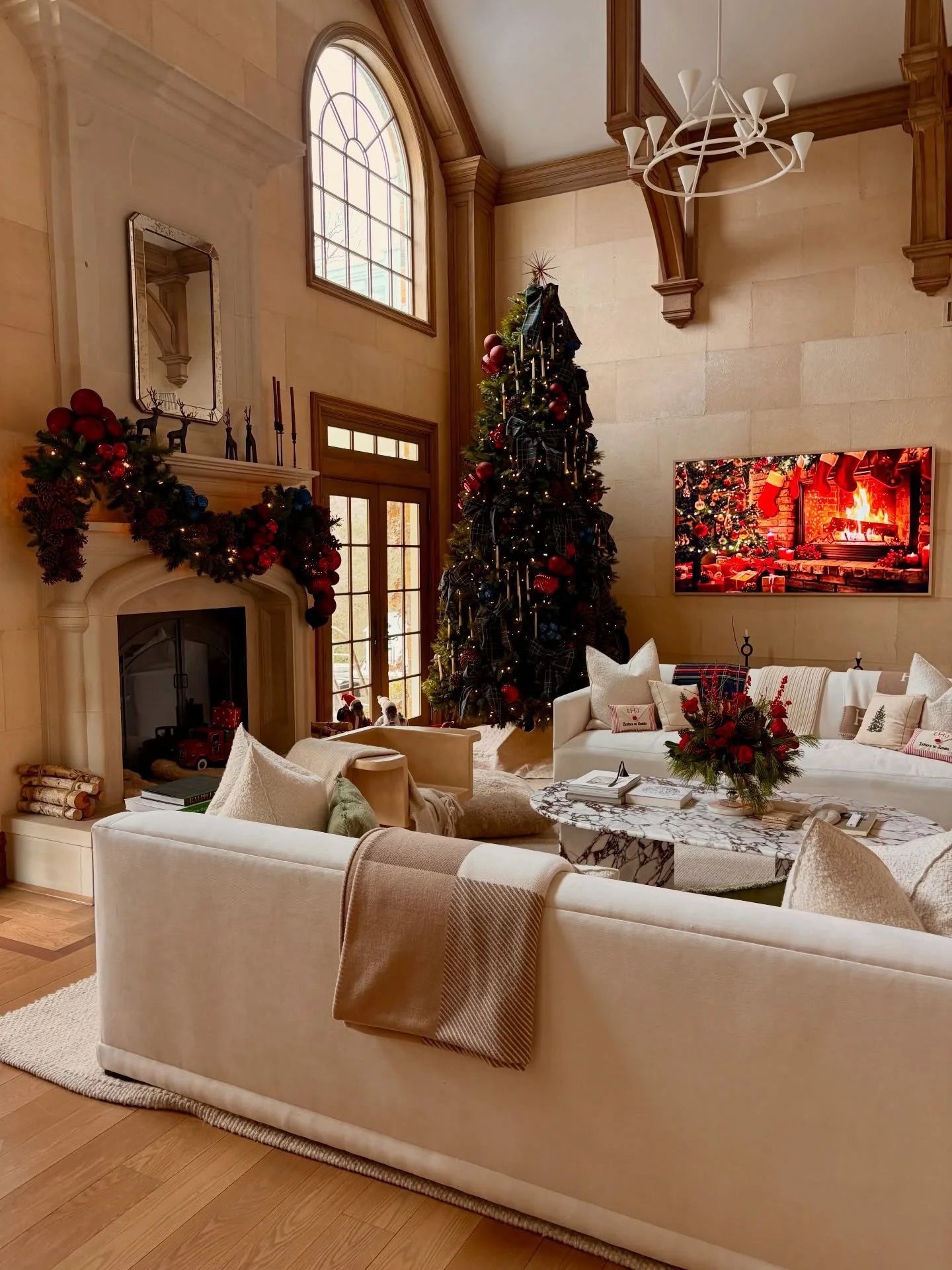 🎄❤️ 

#christmasdecorations #christmasparty #christmastable #christmastree #ﬂoristlife