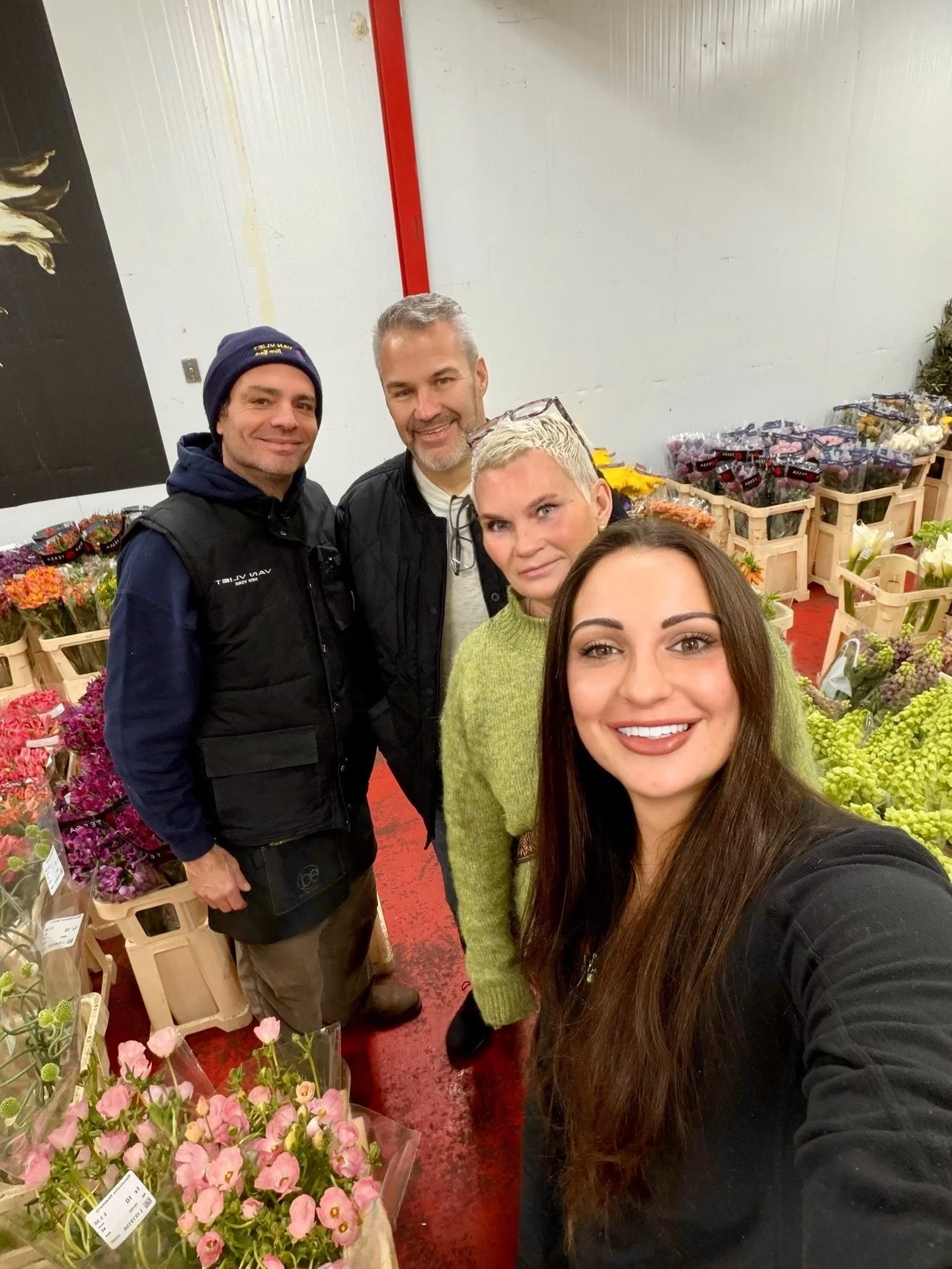 Took a trip to visit one of our wholesale vendors and learn more about how the process works behind the scenes. Always good to see where the magic happens! ✨
@vanvlietny 

#flowerslove #ﬂoristlife #flowershop #wholesale #flowerdesign