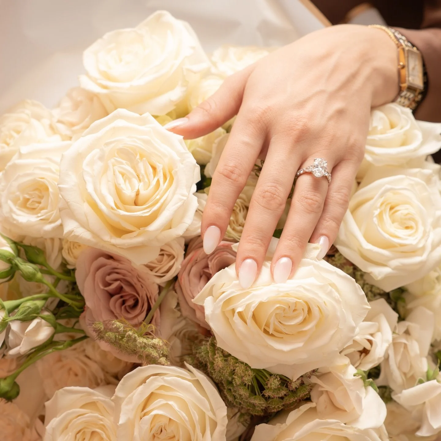 Congrats to Kristina &amp; Alex on your engagement 🤍 
So happy for you both and wishing you a lifetime of love and happiness! 
@kristinaamazz 

#engagement #engagementparty💍 #engagementbouquet #engagementflowers #armonk