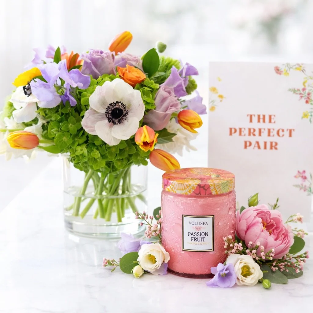 Which one&rsquo;s the silk one? 😎🌸💖

#flowers #silkflowersarrangement #armonk #florist #flowershop