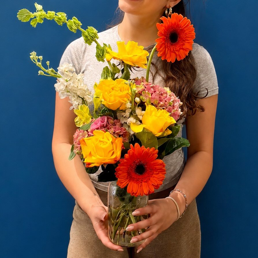 @savannalily7 made this 🥰 She is so young and so talented! ❤️

#flowerdesign #armonk #floraldesigns #flowershop #floralart