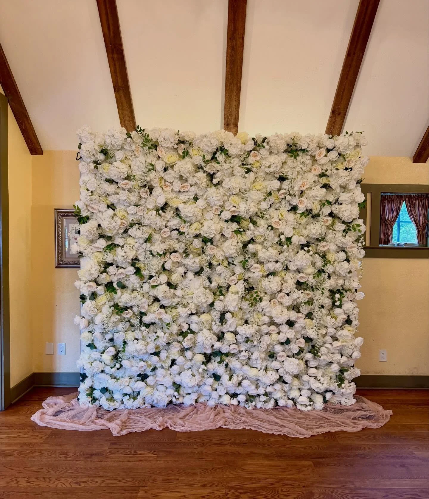 Floral arch &amp; Floral backdrop 🌷

#floralbackdrop #armonk #floralarch #flowerdesigns #flowershop