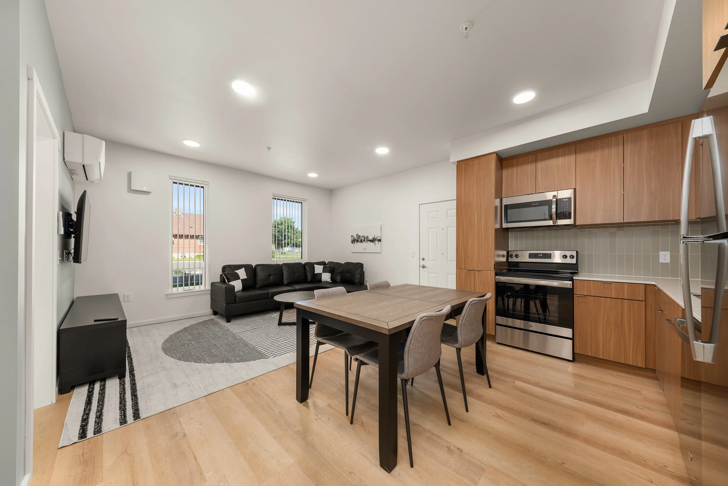 032-803 E Sharp Ave Unit101 008.jpg